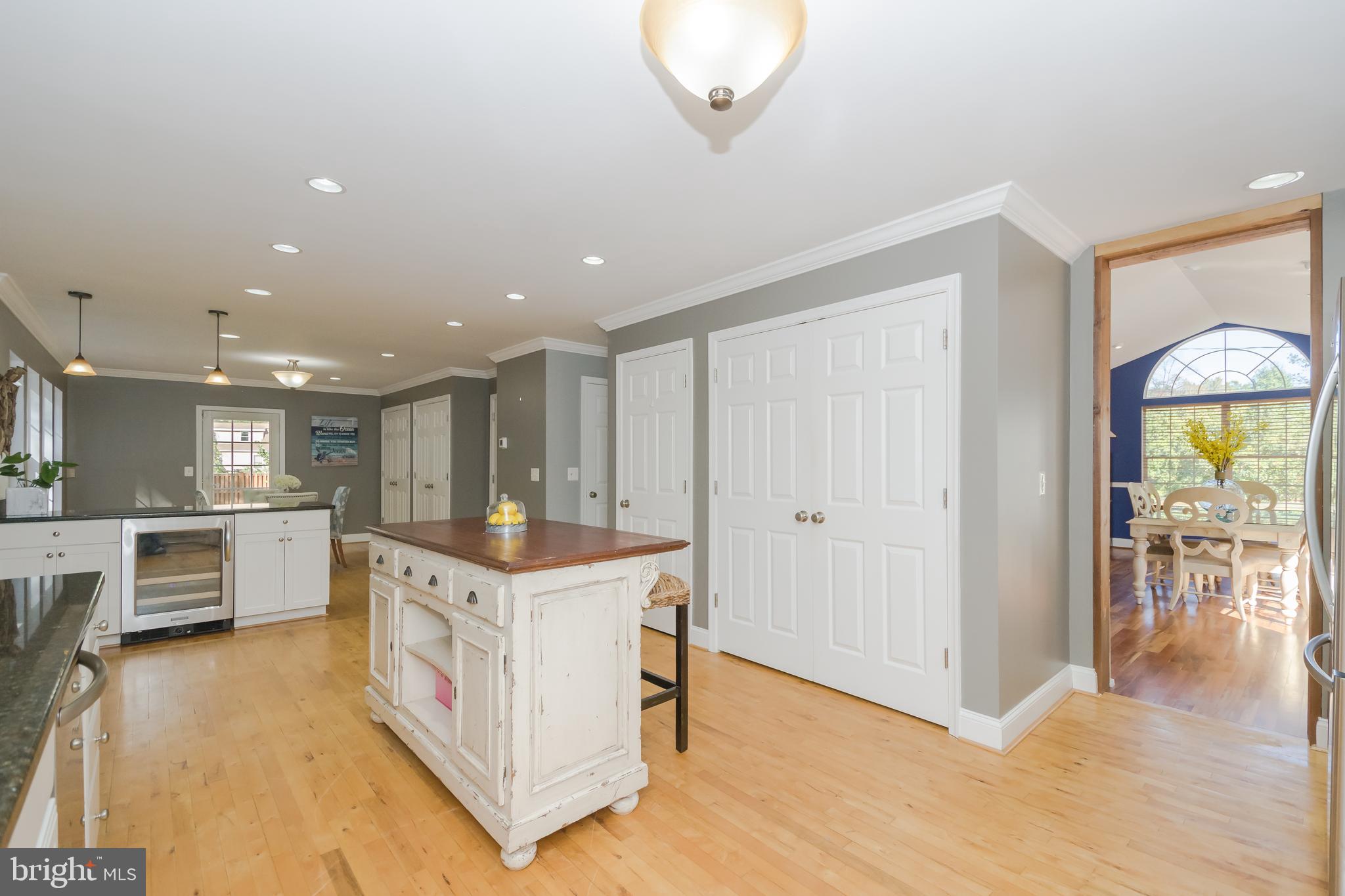 POWHATAN BEACH - Residential