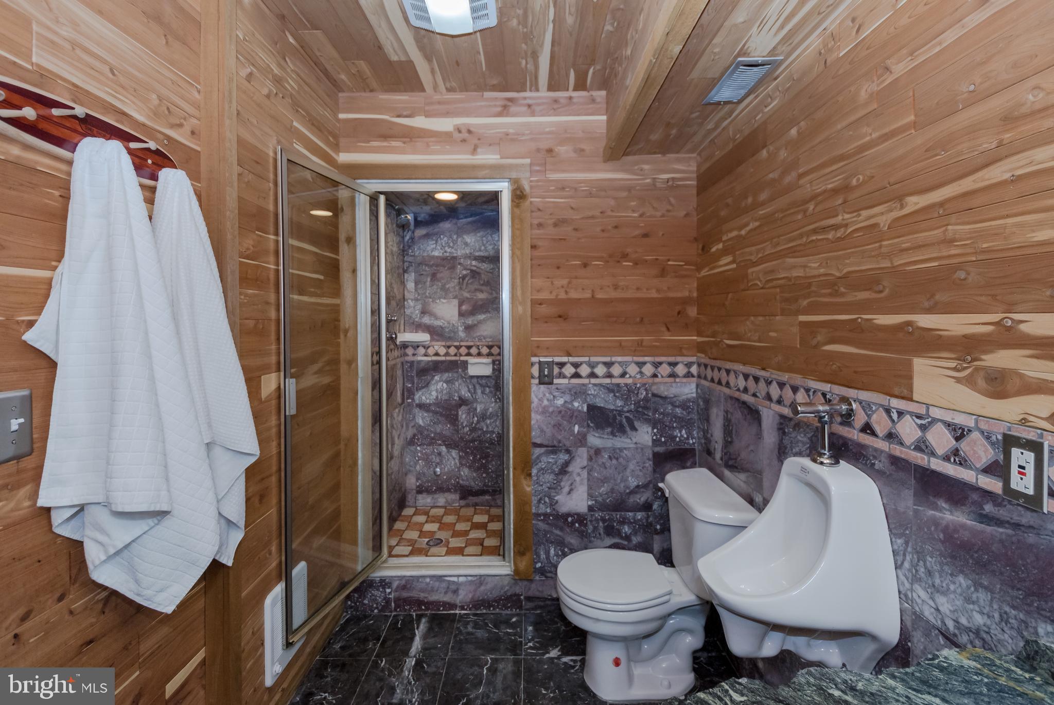 POWHATAN BEACH - Residential