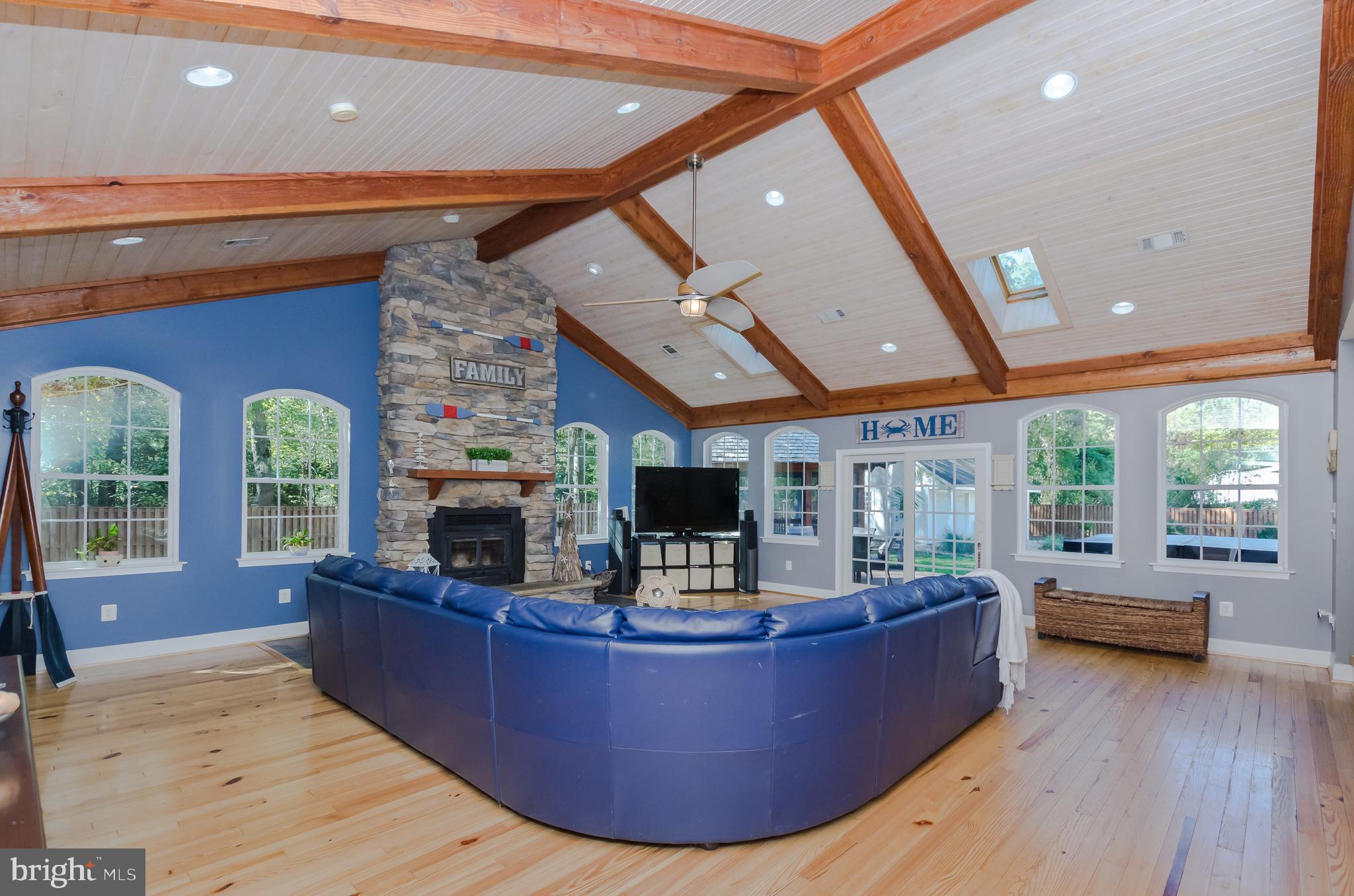 POWHATAN BEACH - Residential