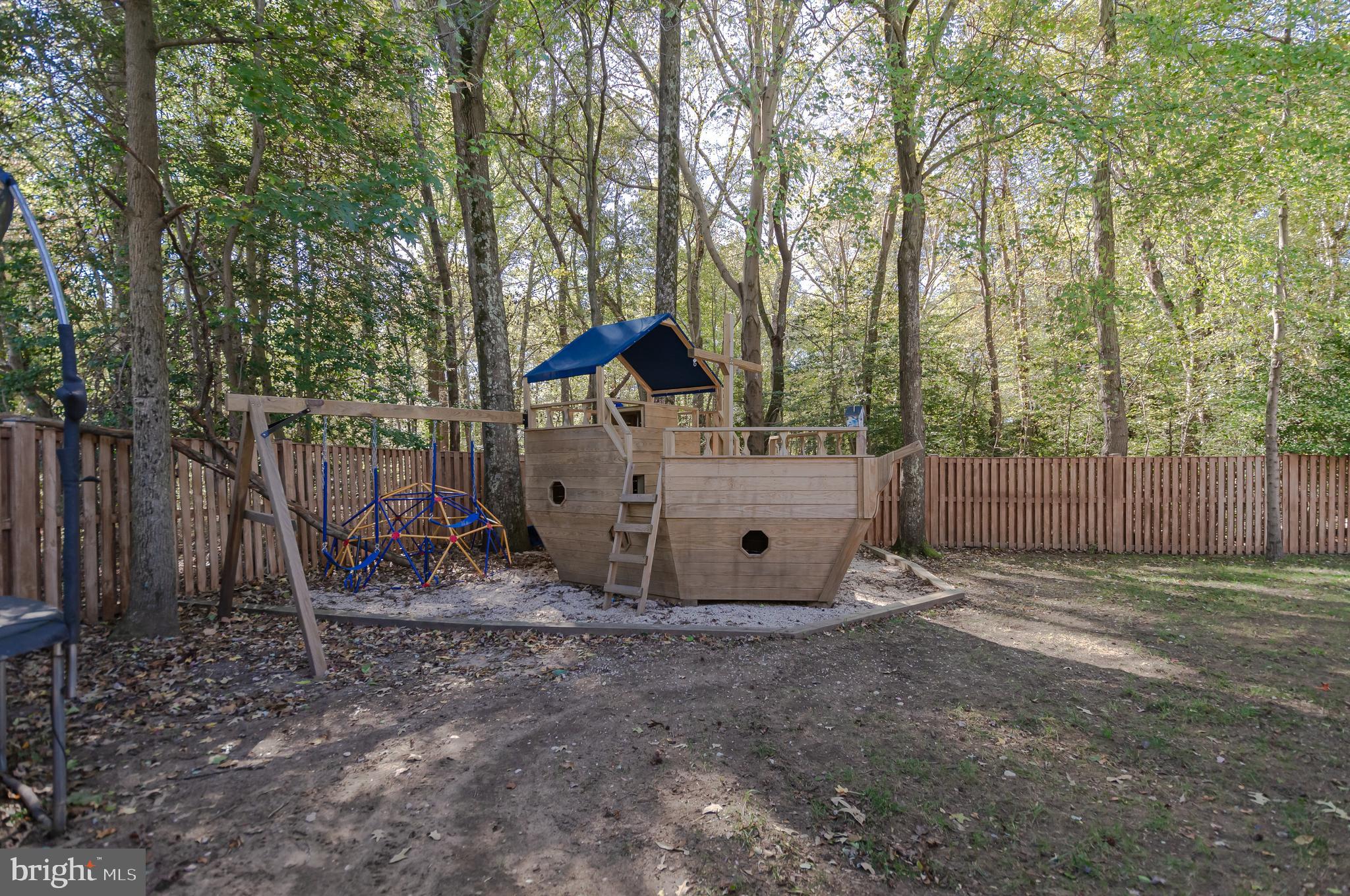 POWHATAN BEACH - Residential