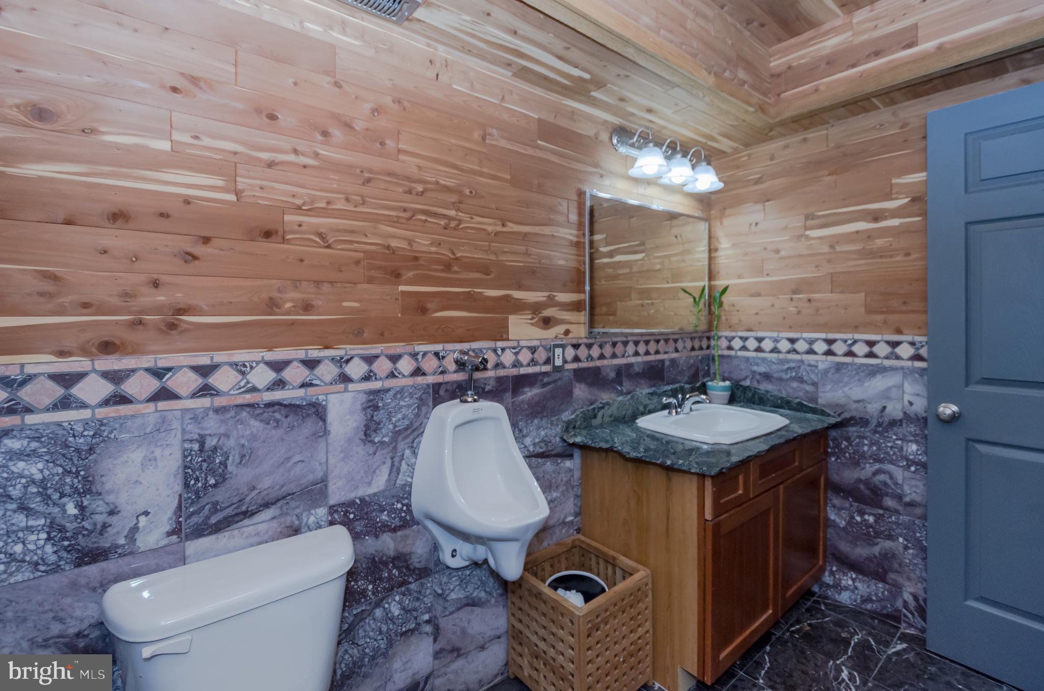 POWHATAN BEACH - Residential