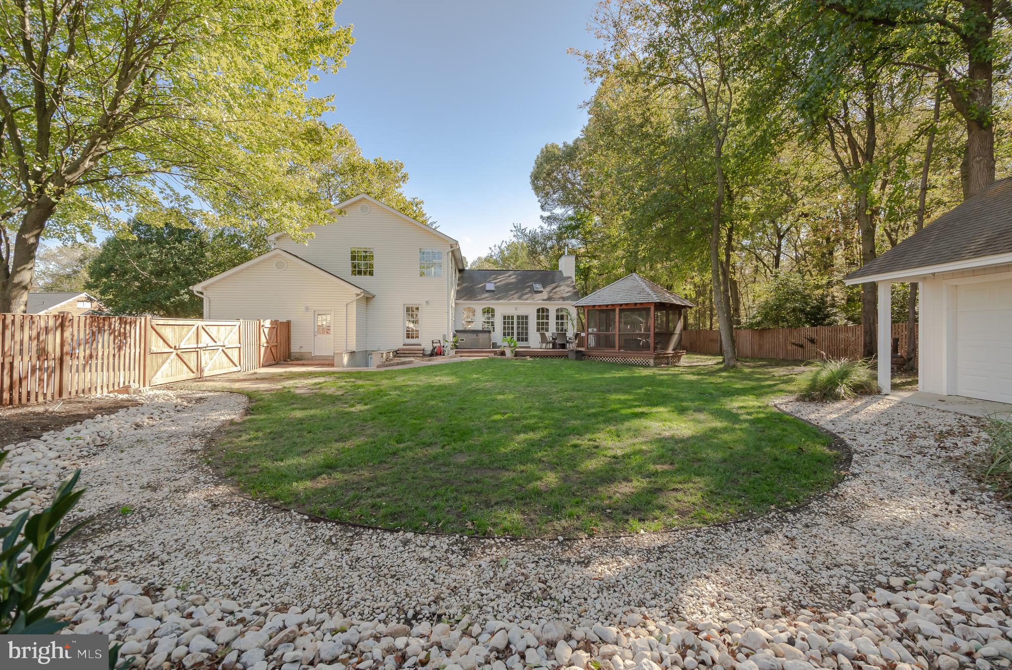 POWHATAN BEACH - Residential