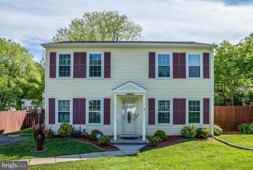 You won't believe what this 2-level; 3-bedroom 2.5 bath fenced rear yard single-family home has to offer.  Tucked away on a Cul-de-sac yet  all the nearby amenities you are seeking.  We aren't going to spoil you by sharing all it's features here,  you'll have to come see for yourself to appreciate this quaint Gem with no HOA fees.  Hurry don't let someone else beat you to this well kept SFH waiting for it's next Owner to call it home!