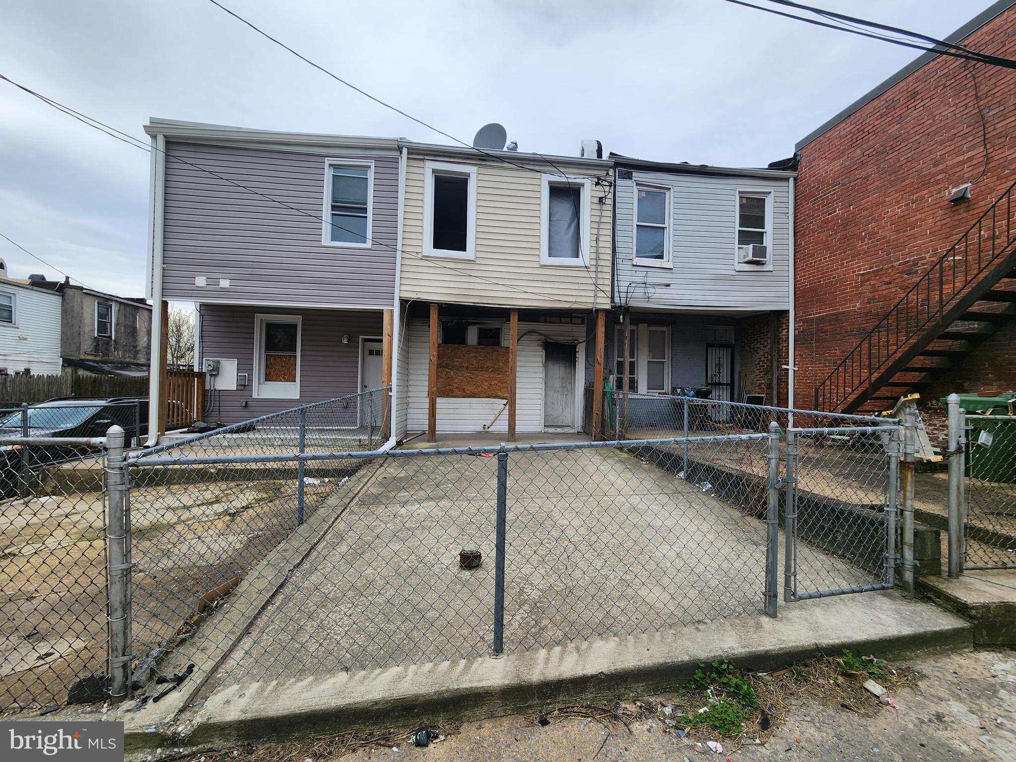 BROADWAY EAST - Residential