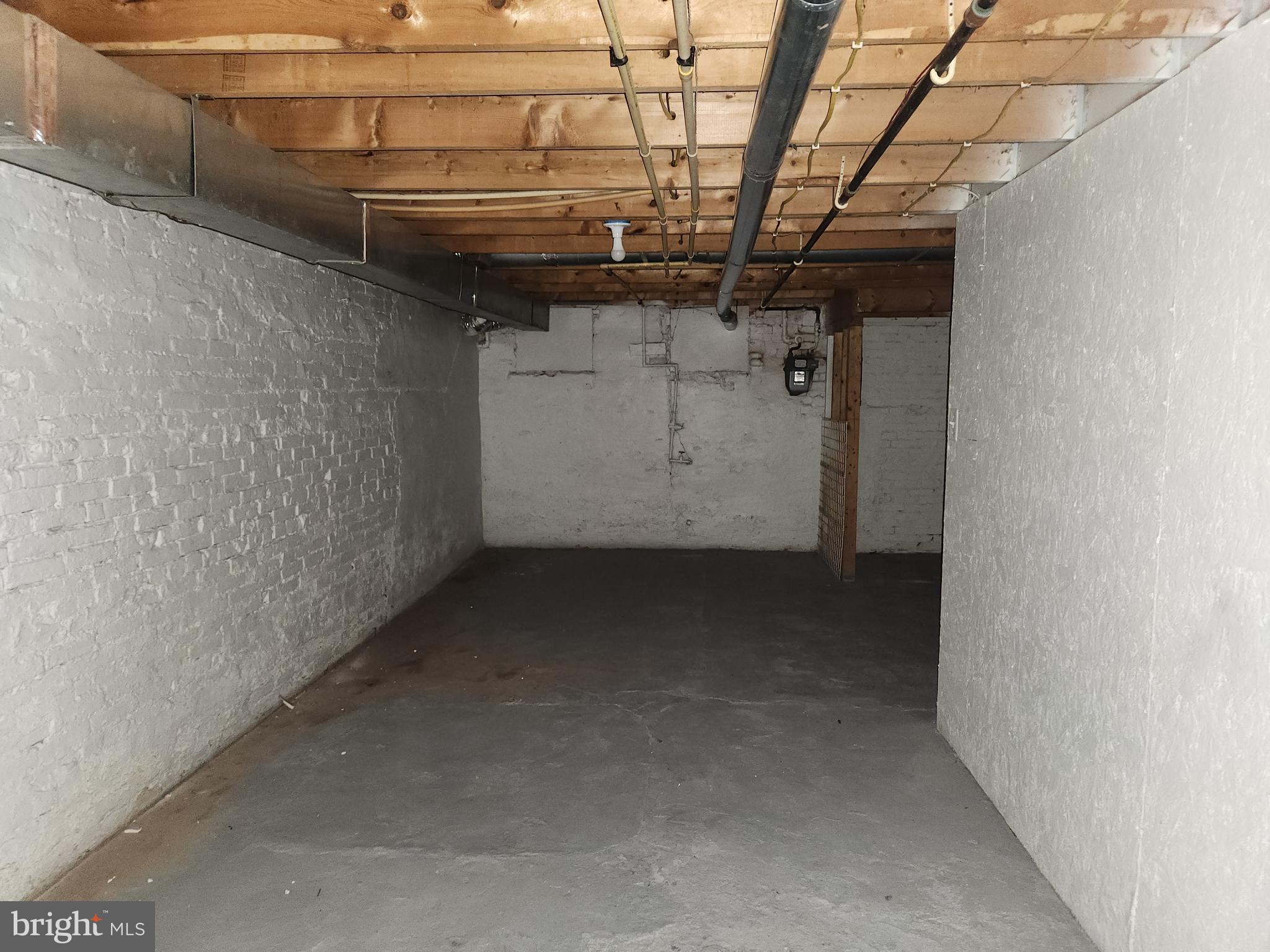 BROADWAY EAST - Residential