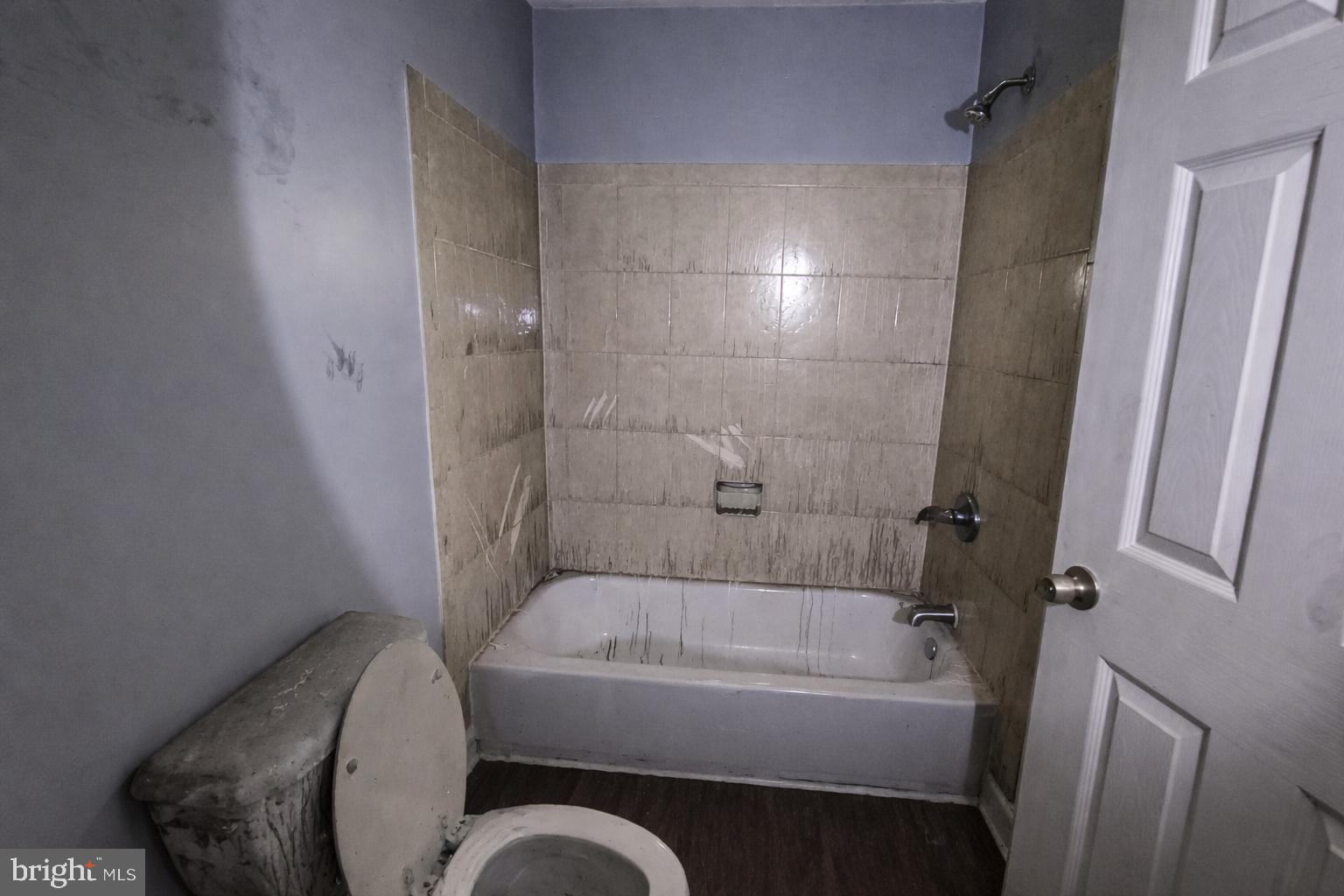 BROADWAY EAST - Residential