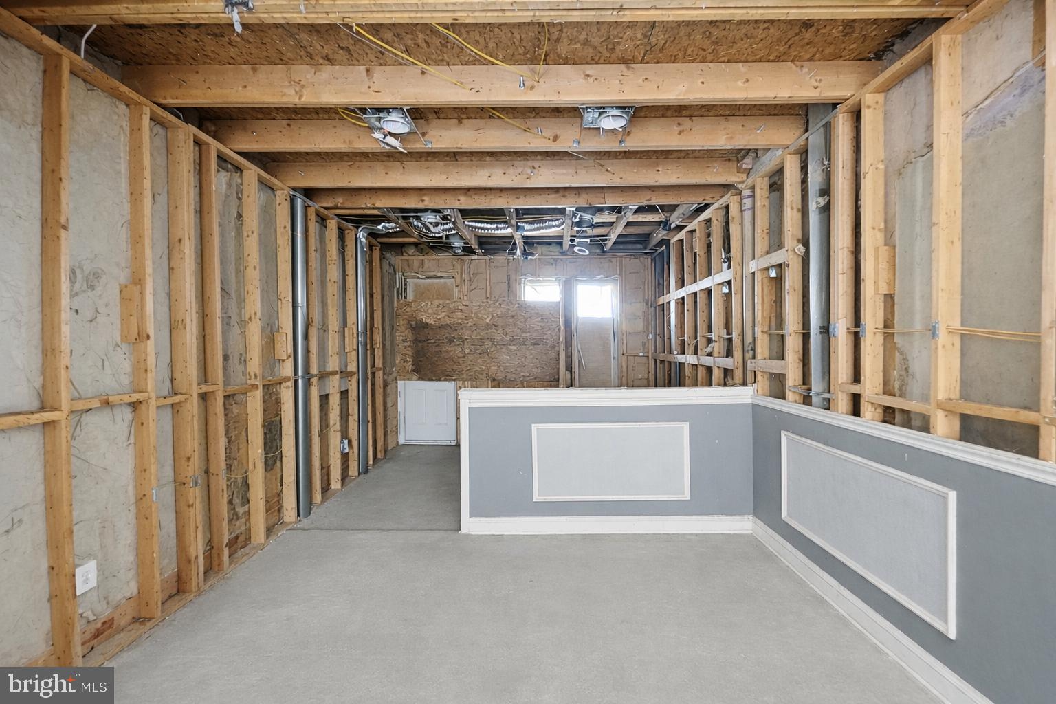 BROADWAY EAST - Residential