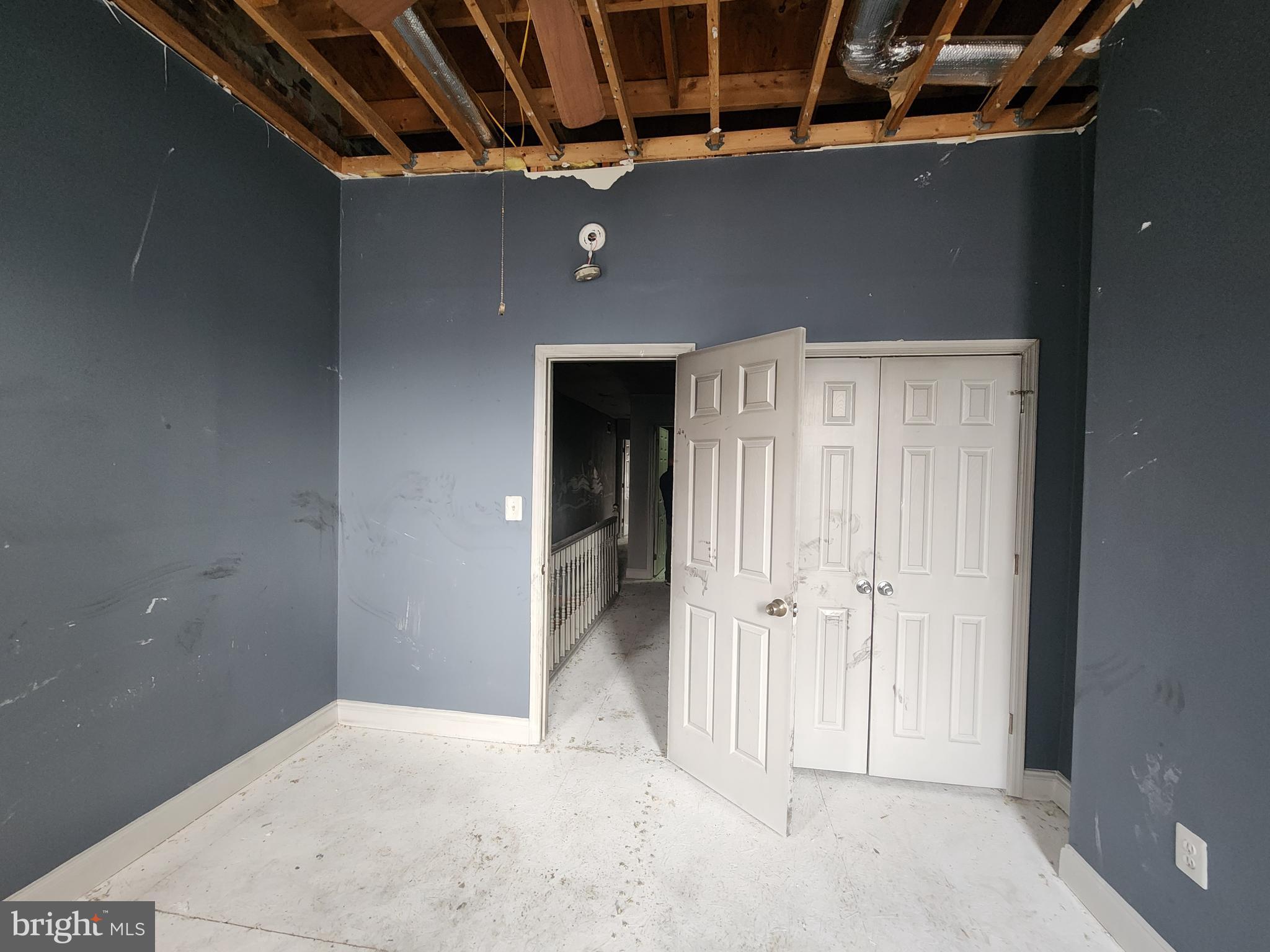 BROADWAY EAST - Residential