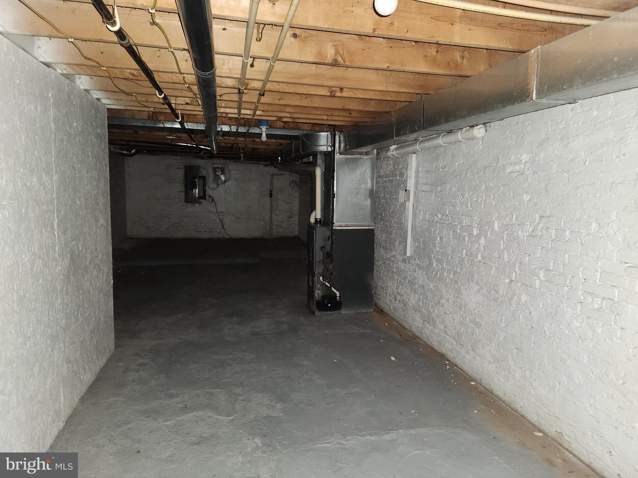 BROADWAY EAST - Residential