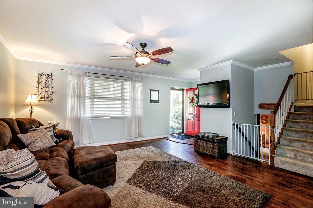 12217 HUNTERS LANE