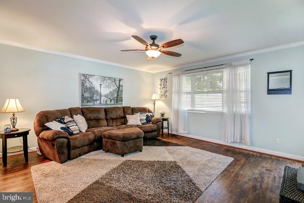 12217 HUNTERS LANE