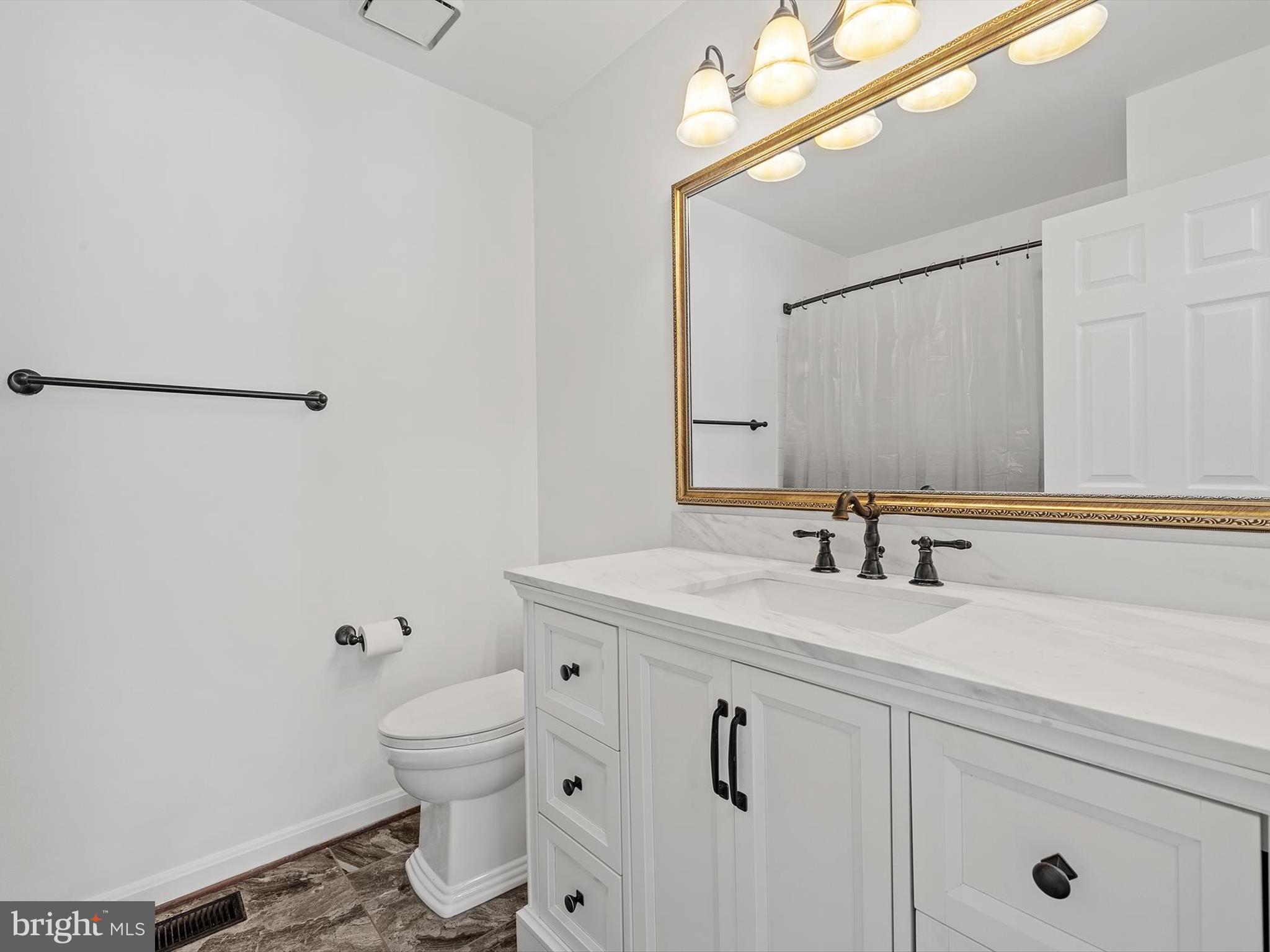 KINGS COUNCIL CONDO - Residential