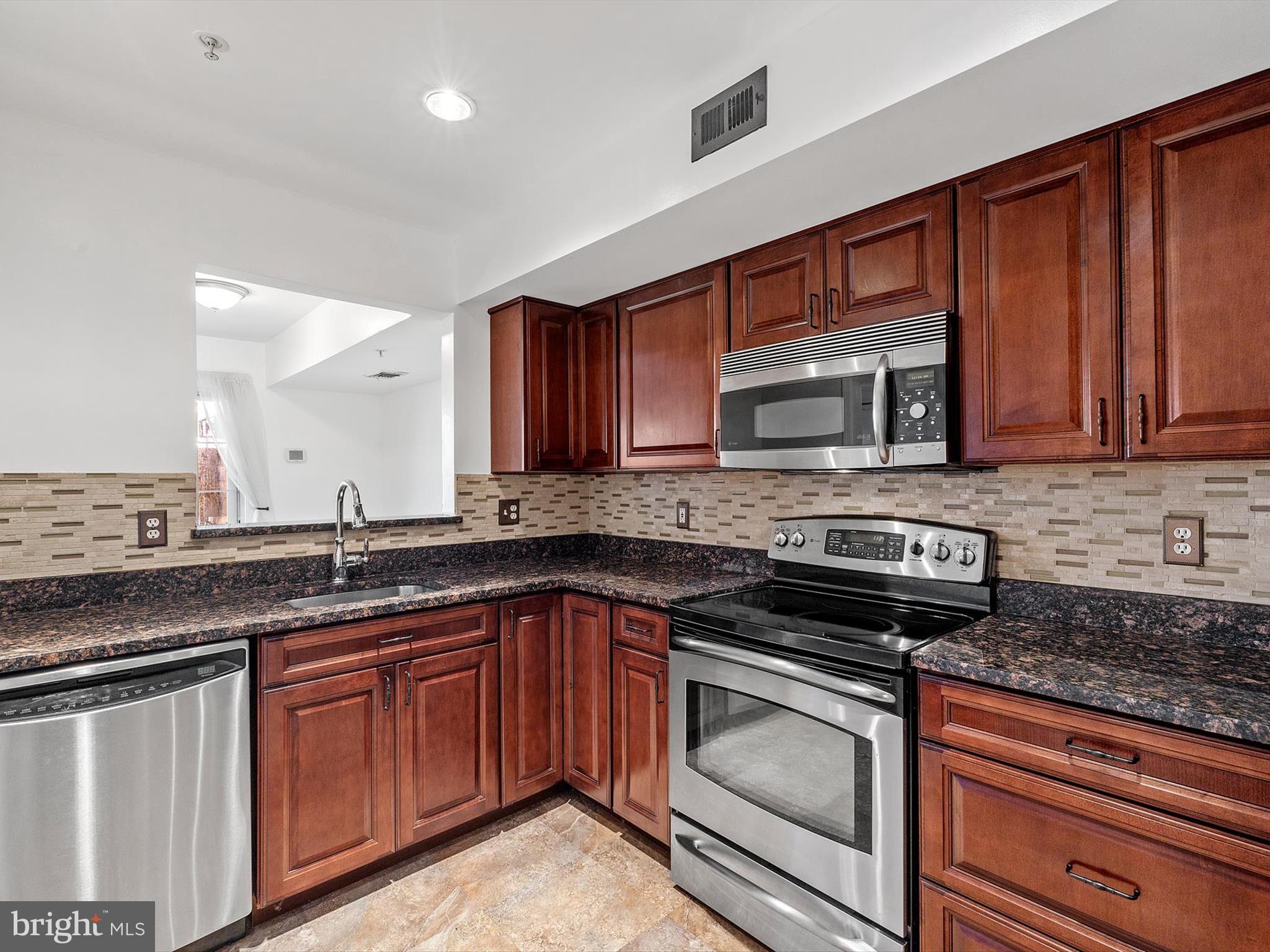 KINGS COUNCIL CONDO - Residential