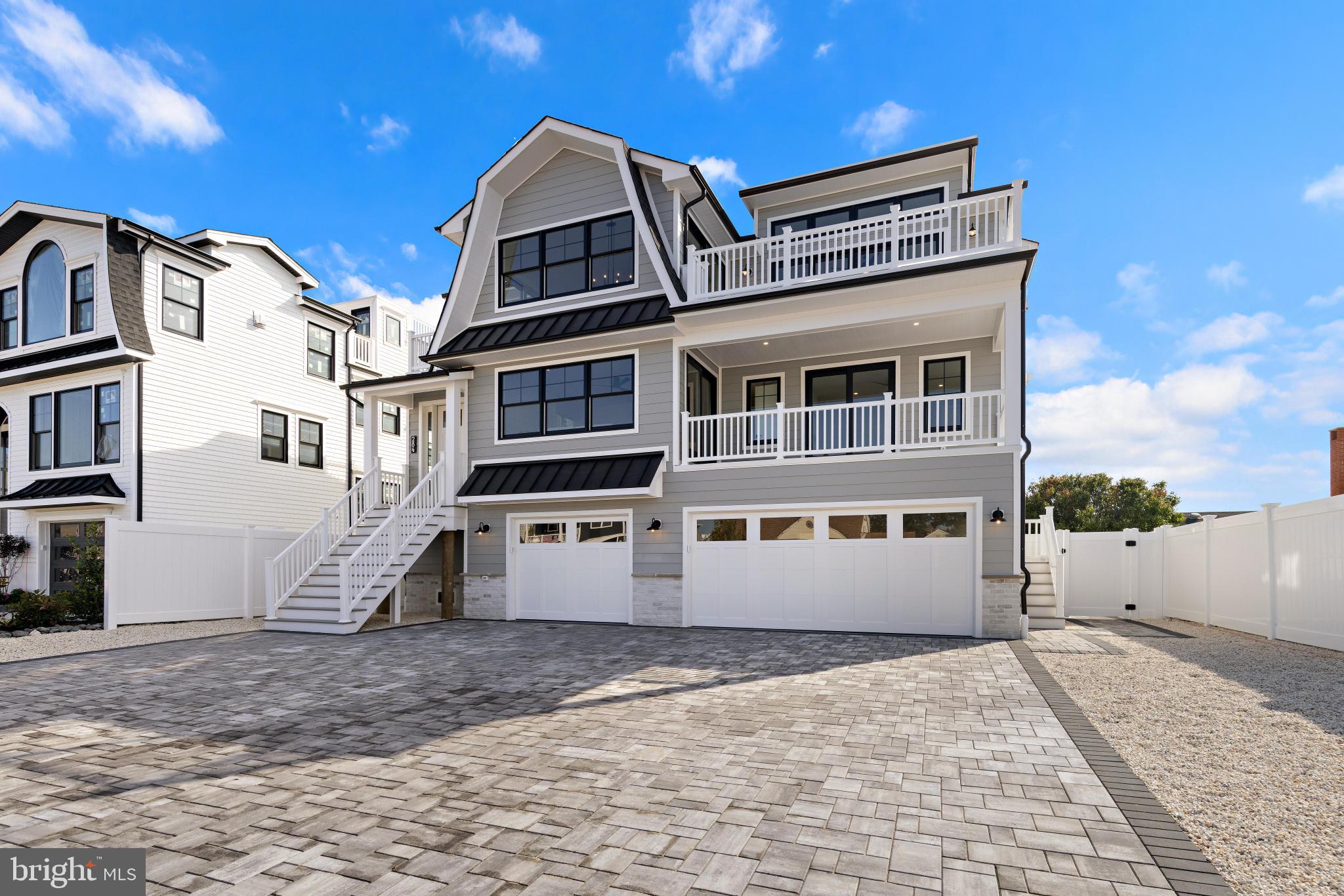 284 W 15TH STREET