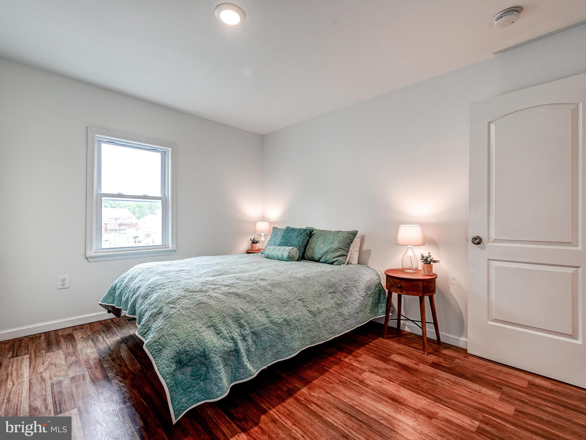 EDGEMERE/SPARROWS POINT - Residential