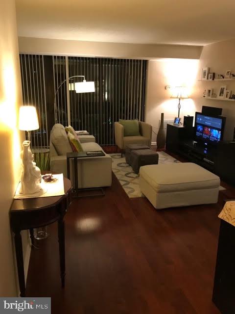 RENAISSANCE - Residential Lease