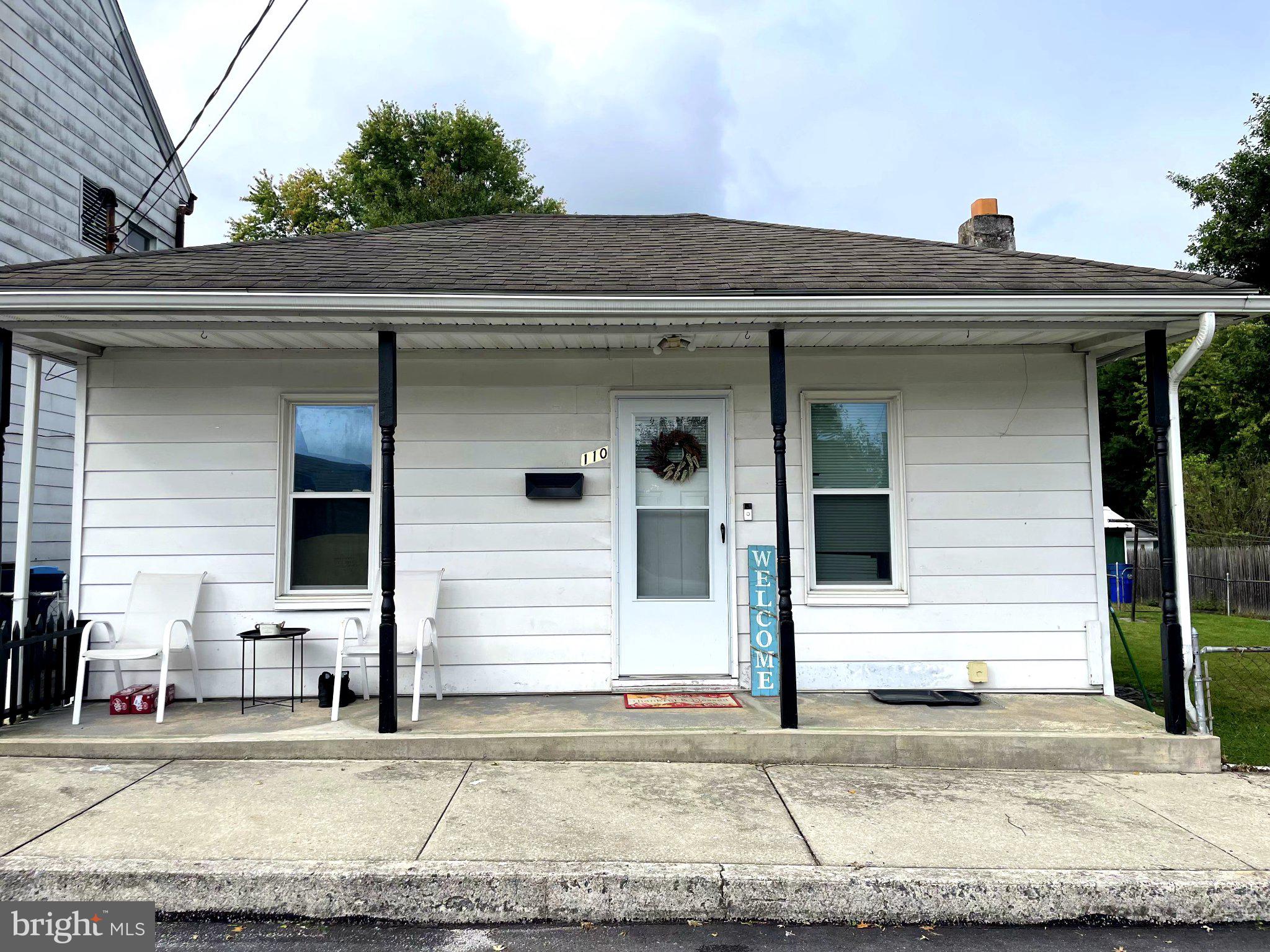 270 W 2ND STREET