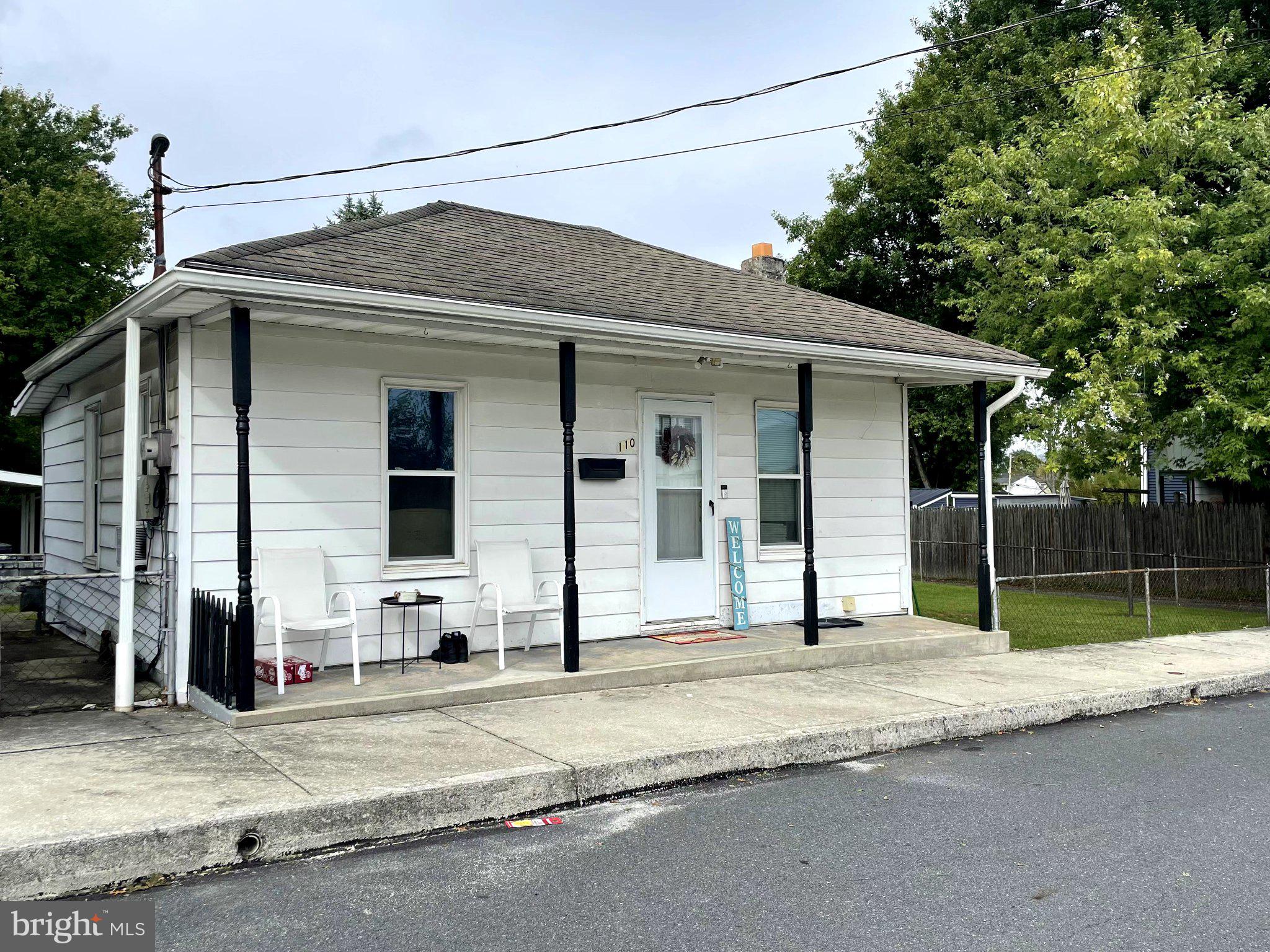 270 W 2ND STREET