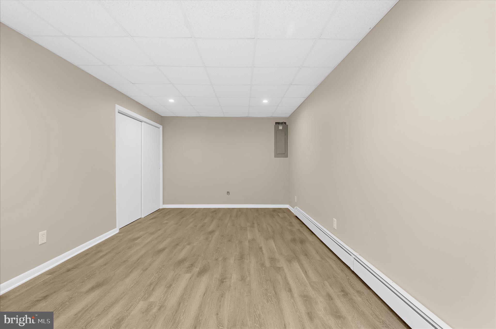 PARADISE BEACH - Residential Lease