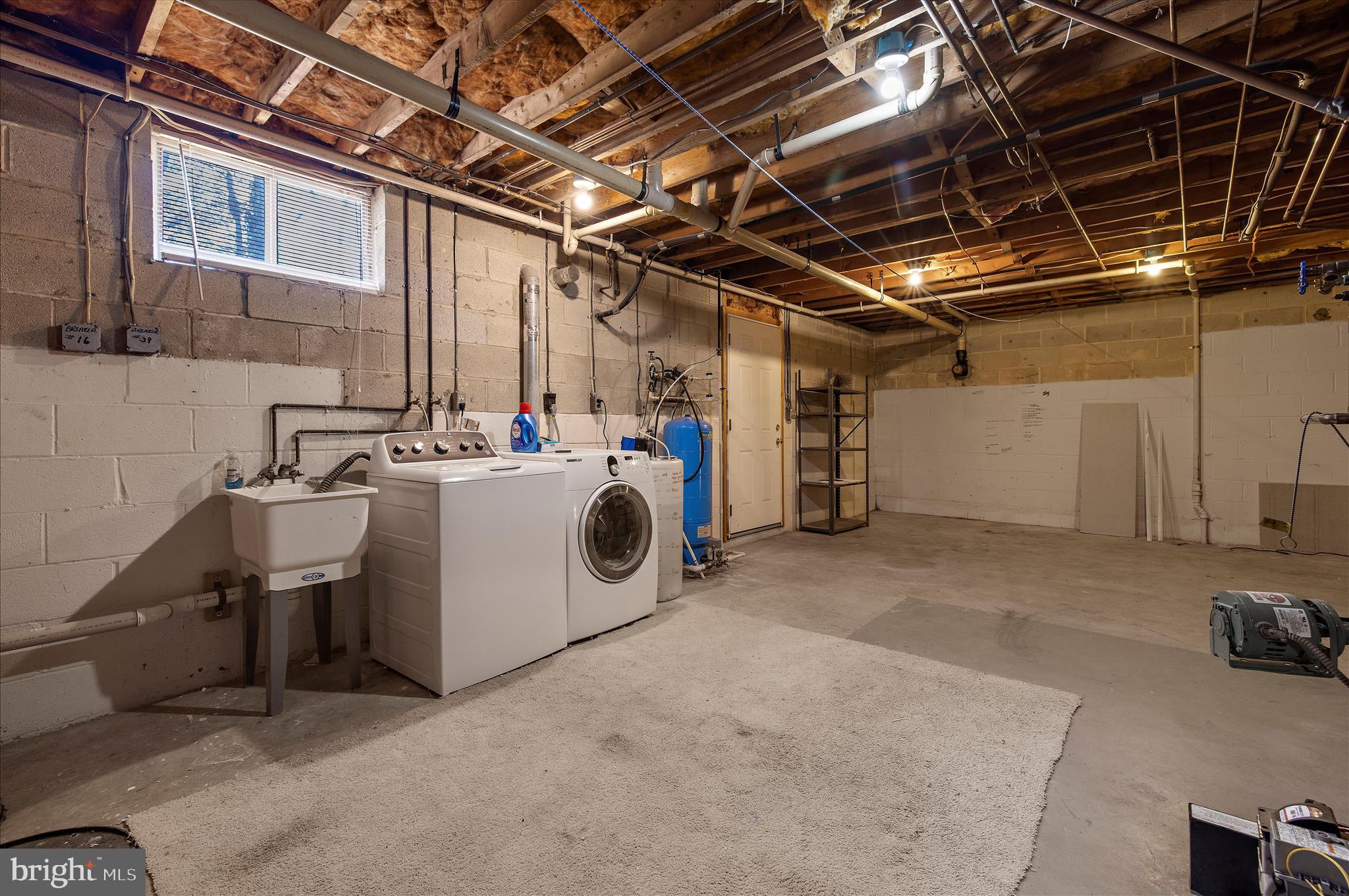 PARADISE BEACH - Residential Lease