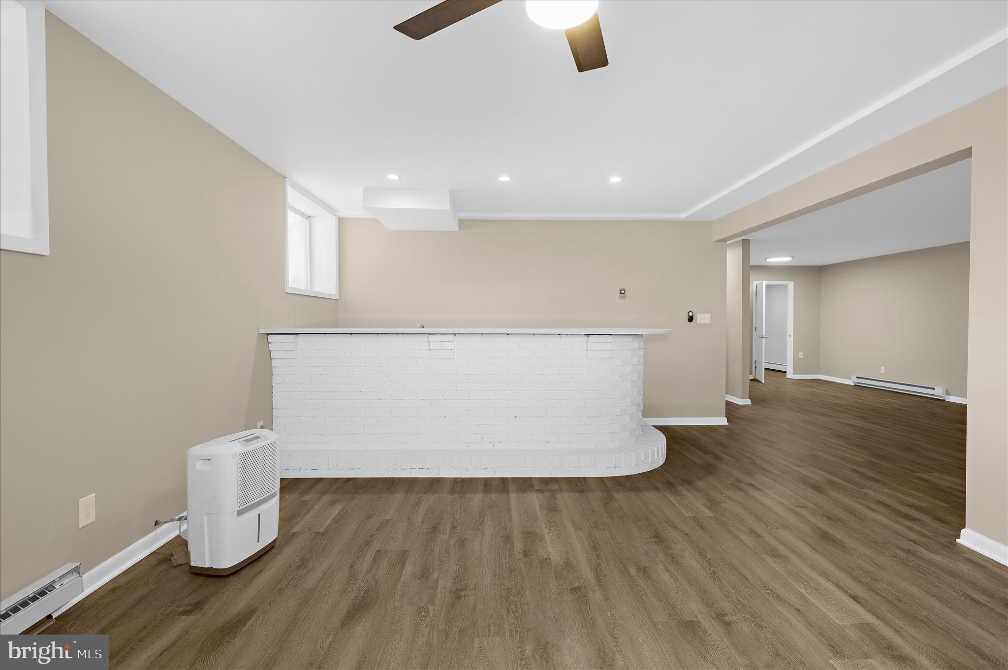 PARADISE BEACH - Residential Lease