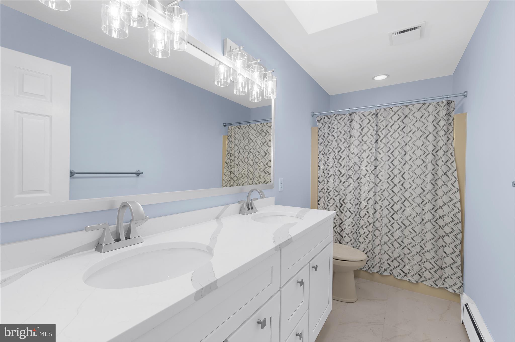 PARADISE BEACH - Residential Lease