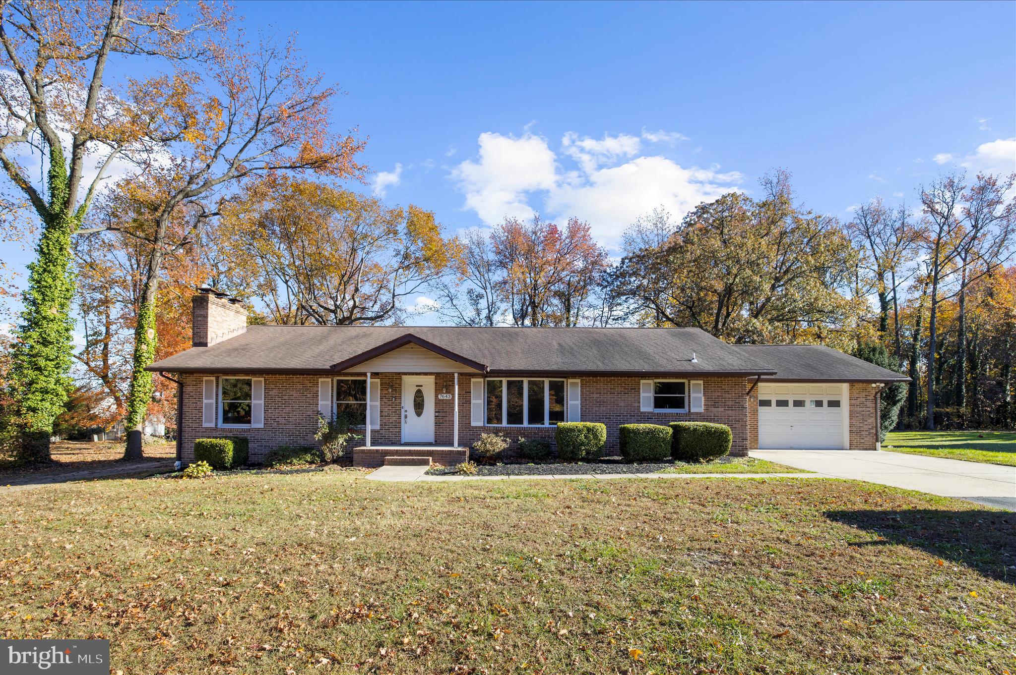 PARADISE BEACH - Residential Lease