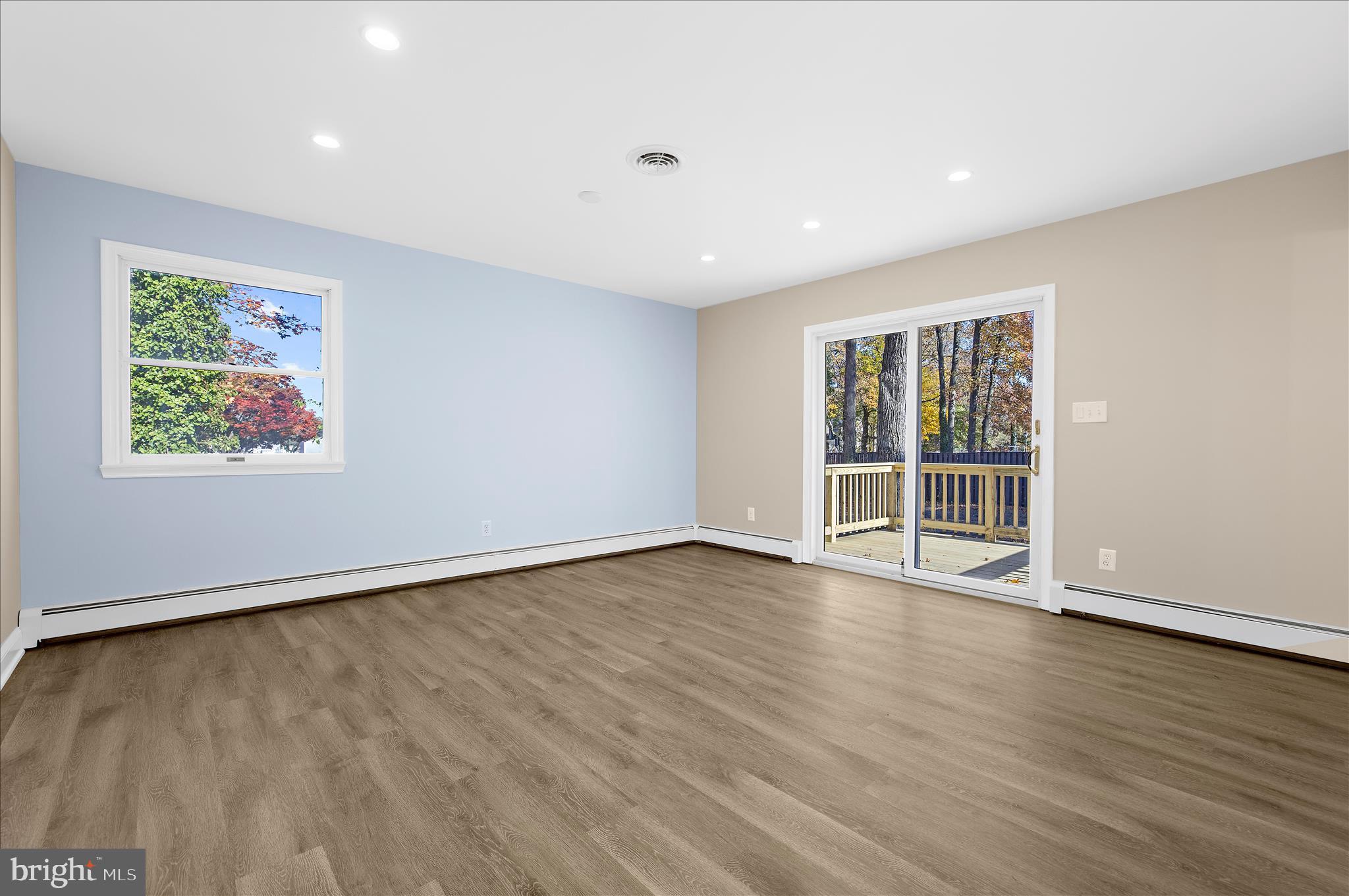 PARADISE BEACH - Residential Lease