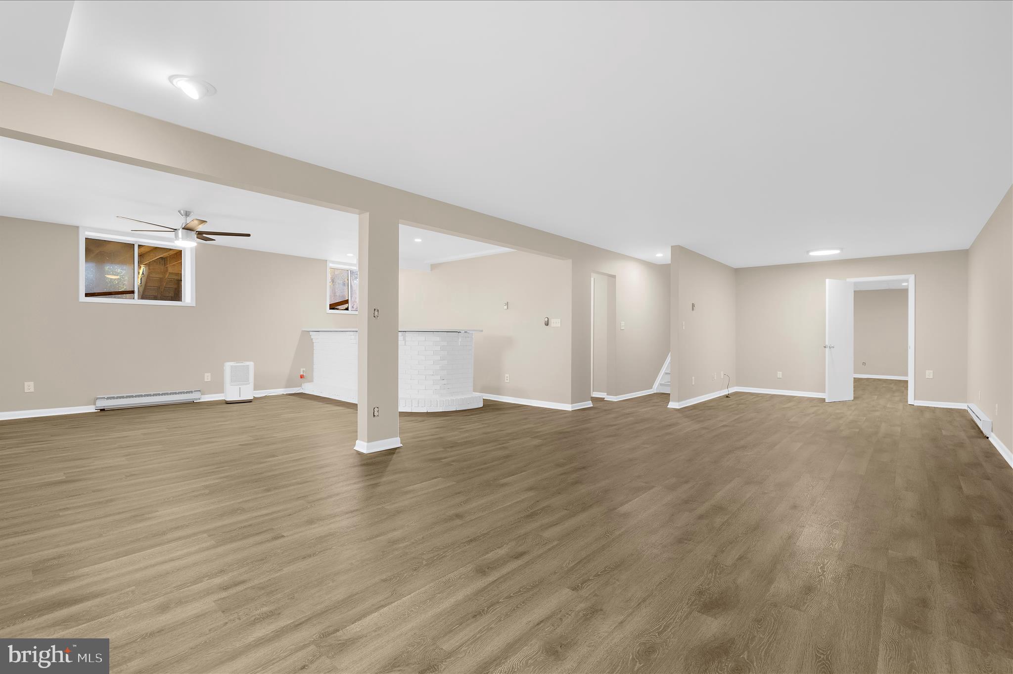 PARADISE BEACH - Residential Lease