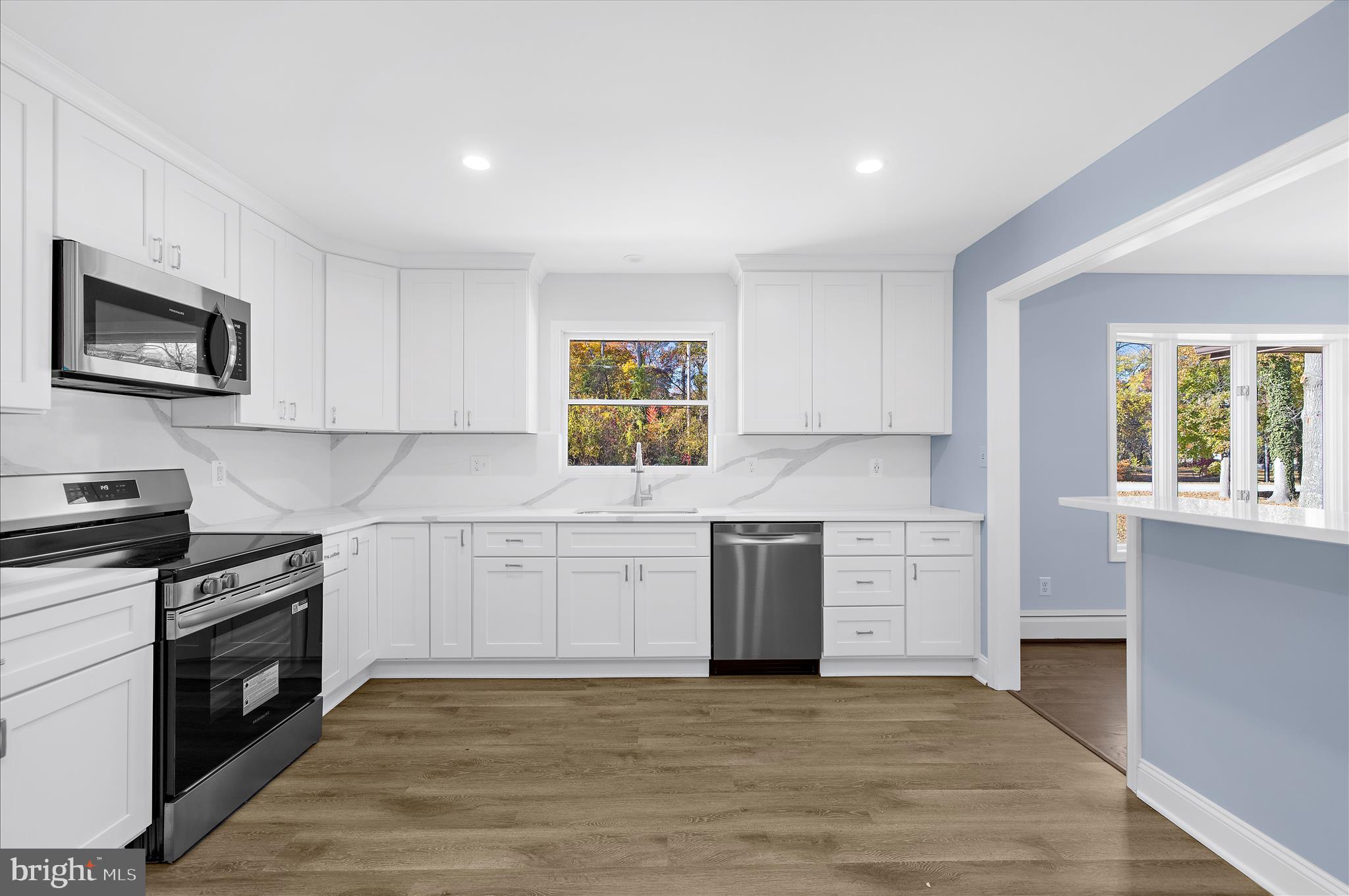 PARADISE BEACH - Residential Lease