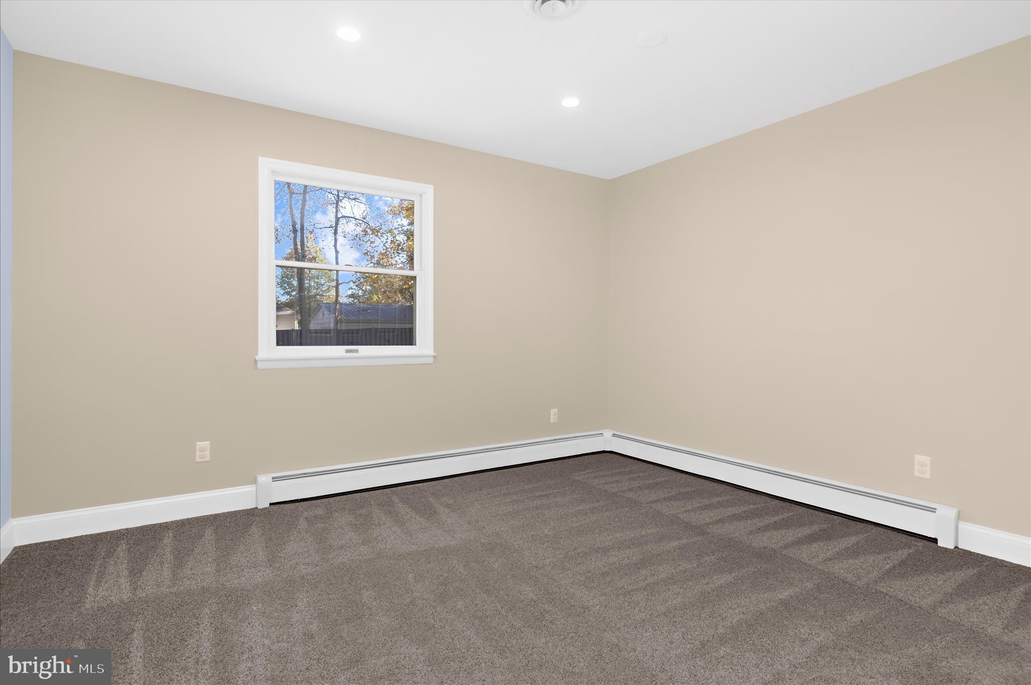 PARADISE BEACH - Residential Lease