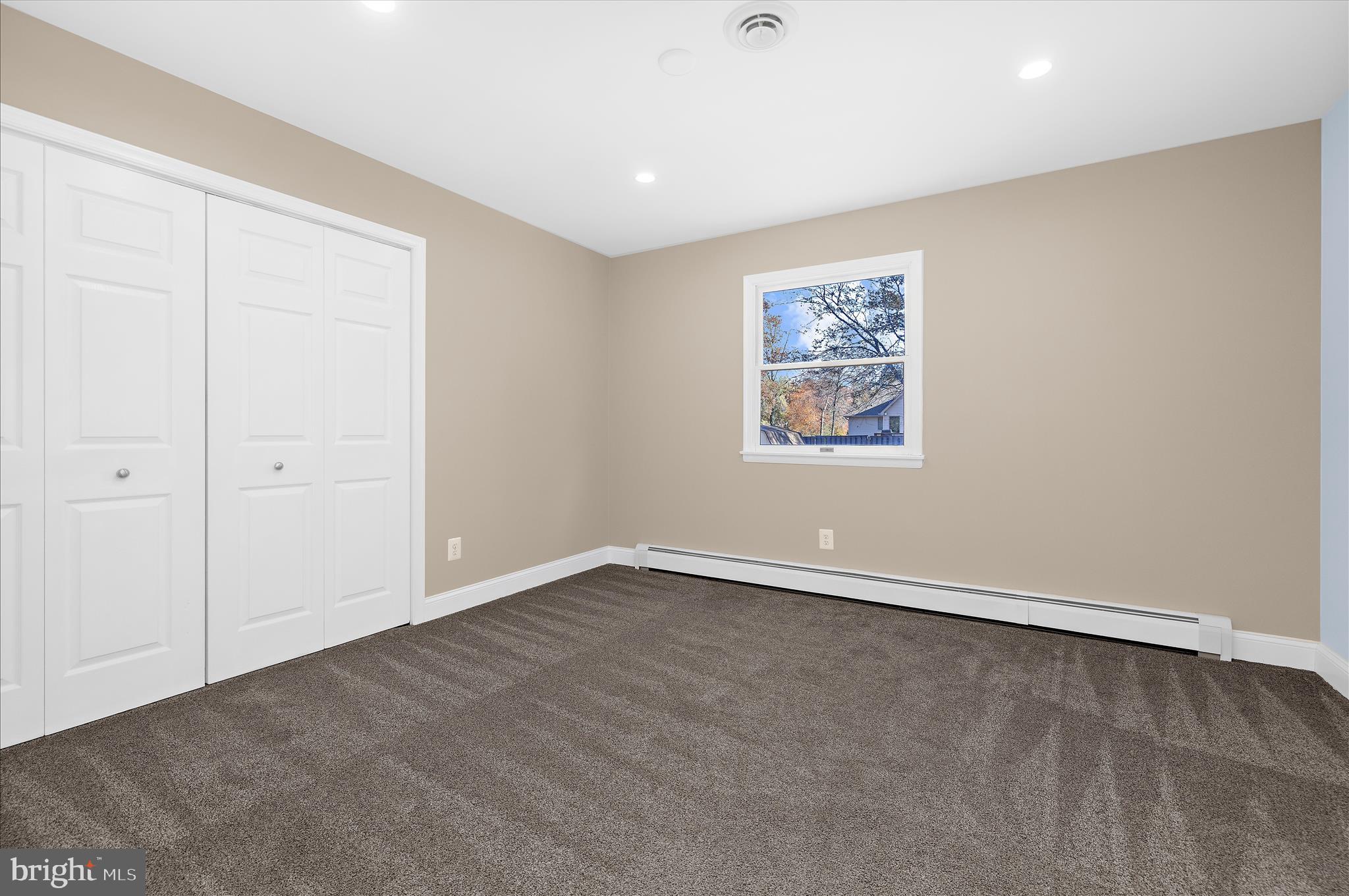 PARADISE BEACH - Residential Lease