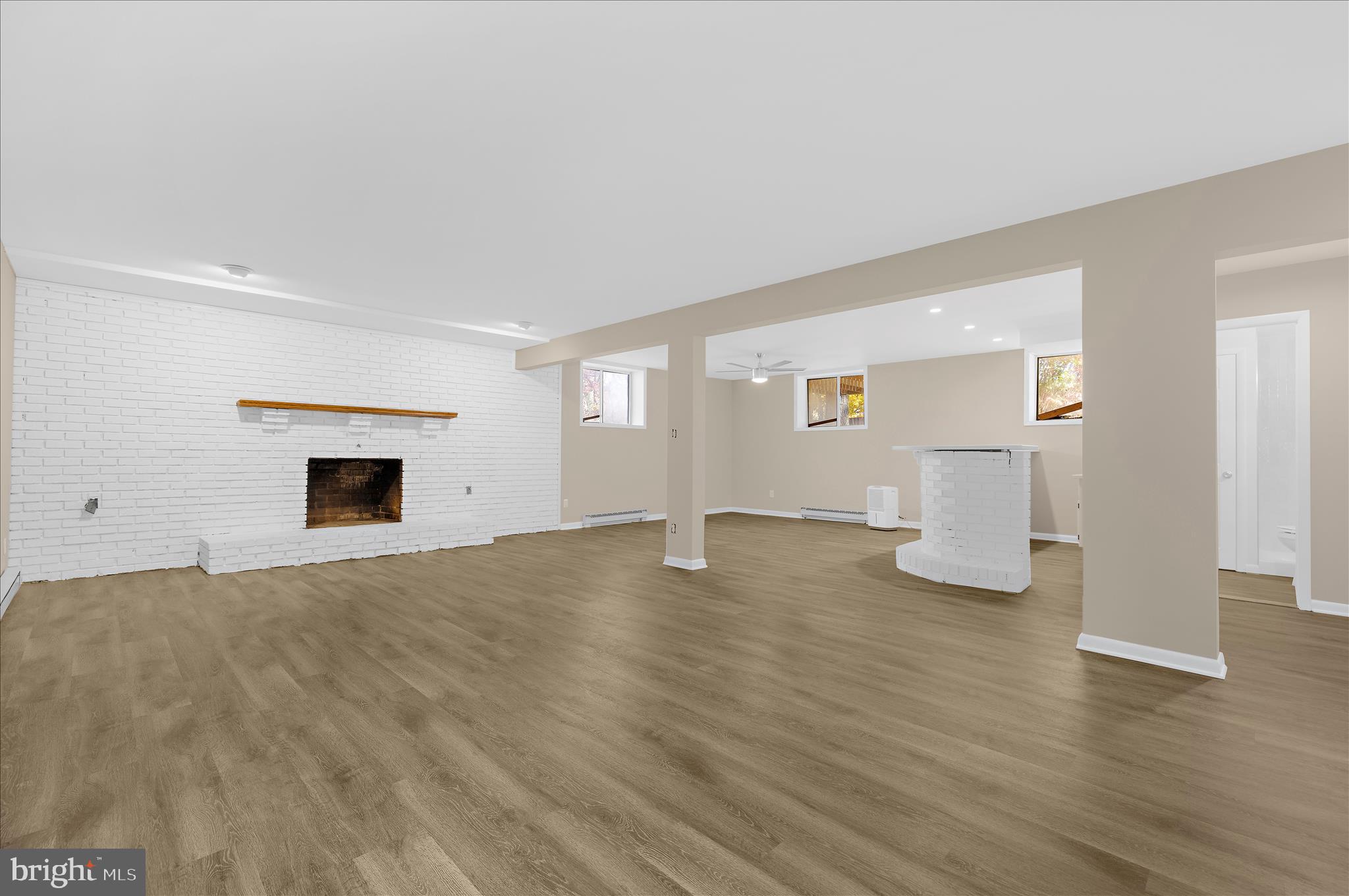 PARADISE BEACH - Residential Lease