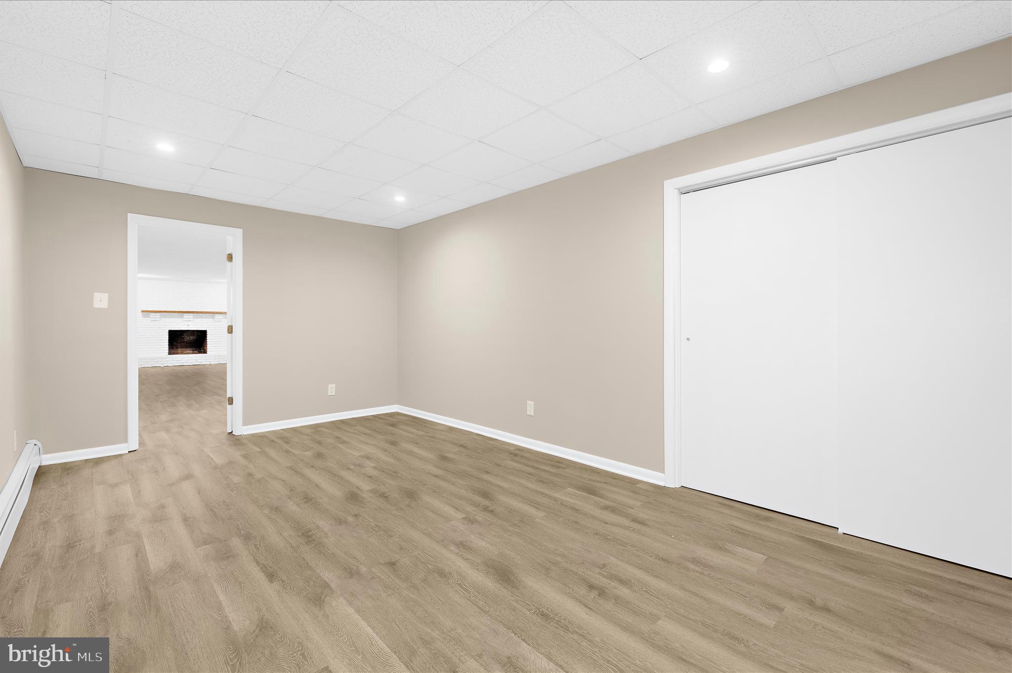 PARADISE BEACH - Residential Lease