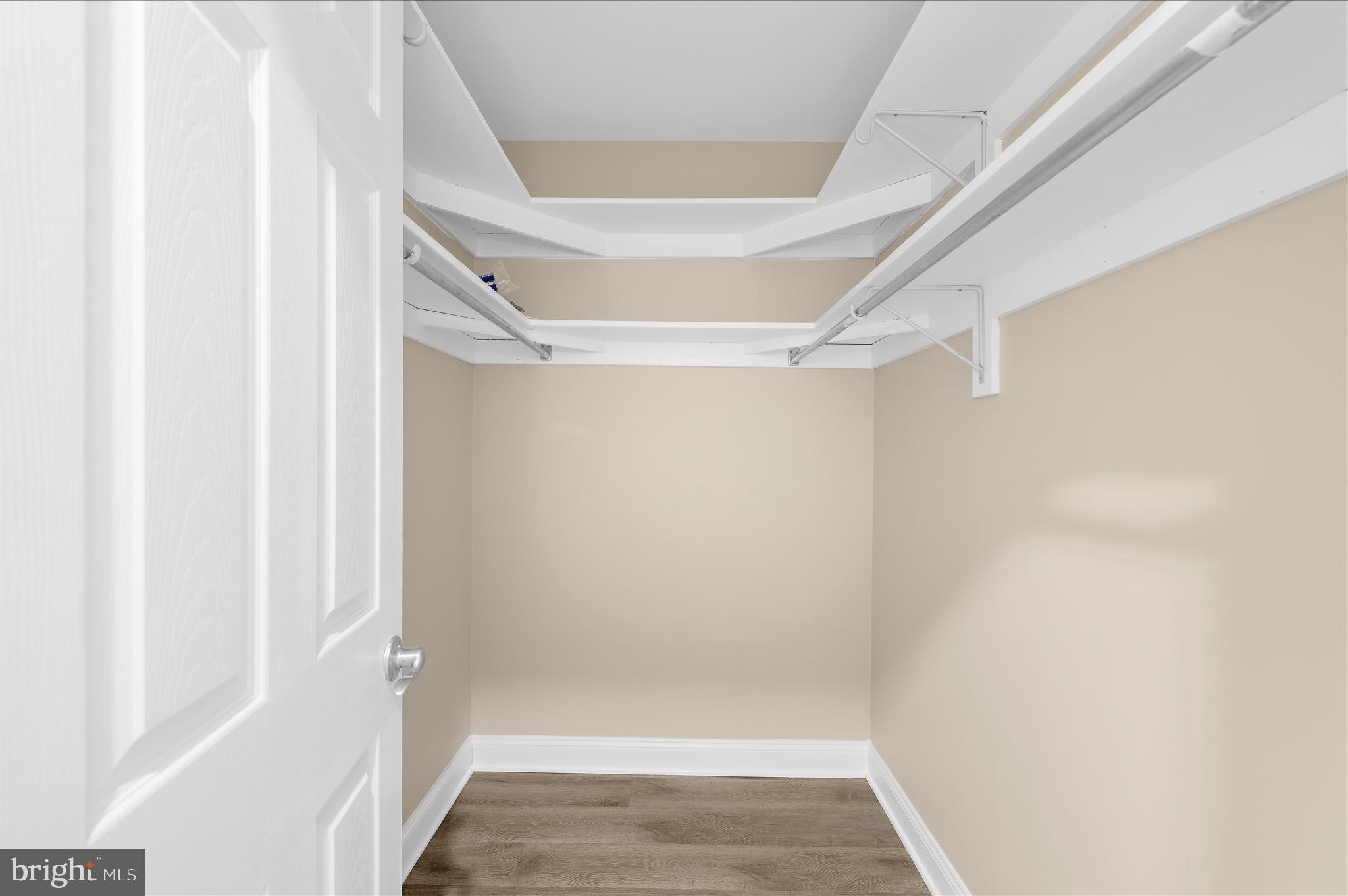 PARADISE BEACH - Residential Lease