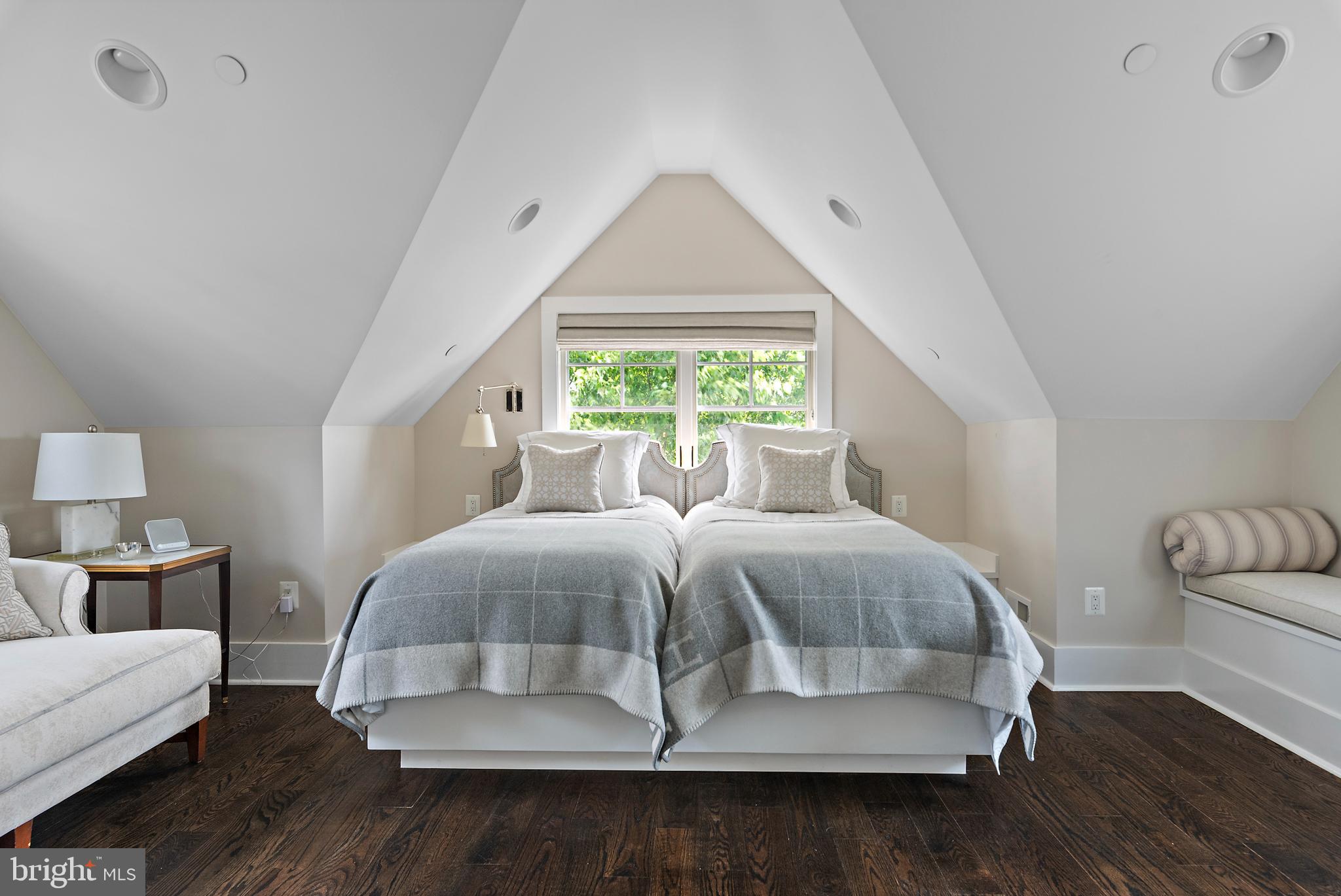 EASTPORT - Residential