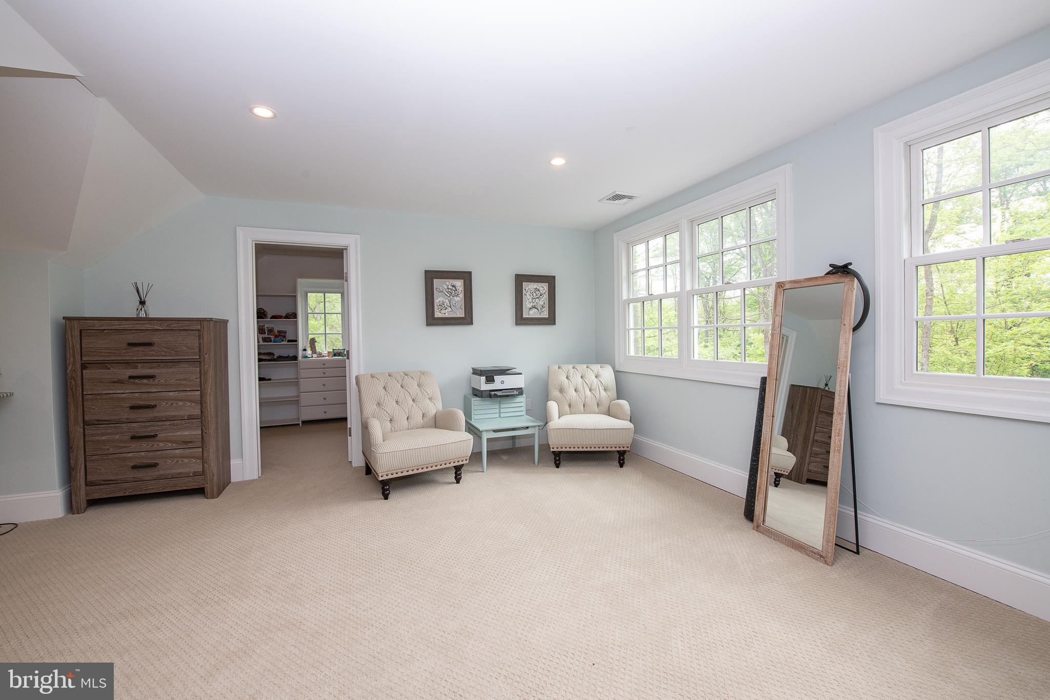 COUNTRYVIEW - Residential