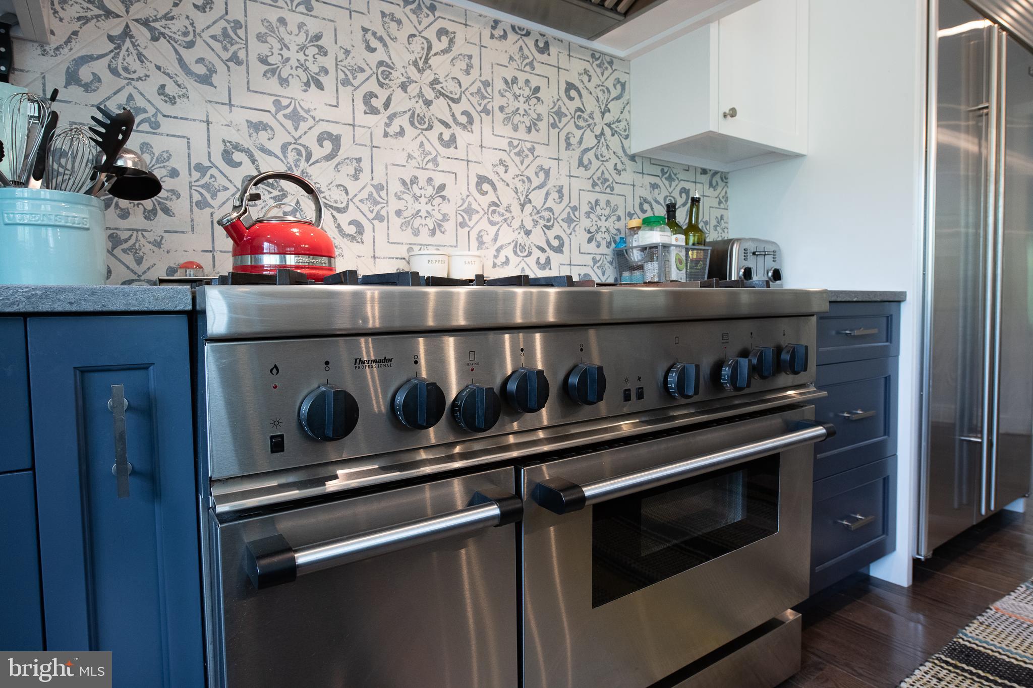 COUNTRYVIEW - Residential