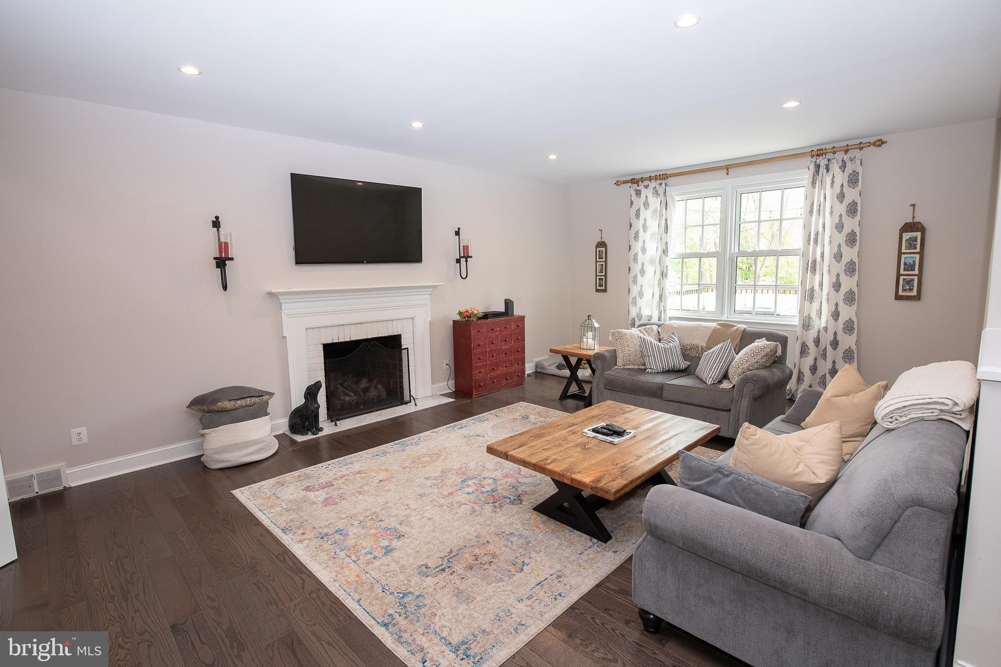 COUNTRYVIEW - Residential