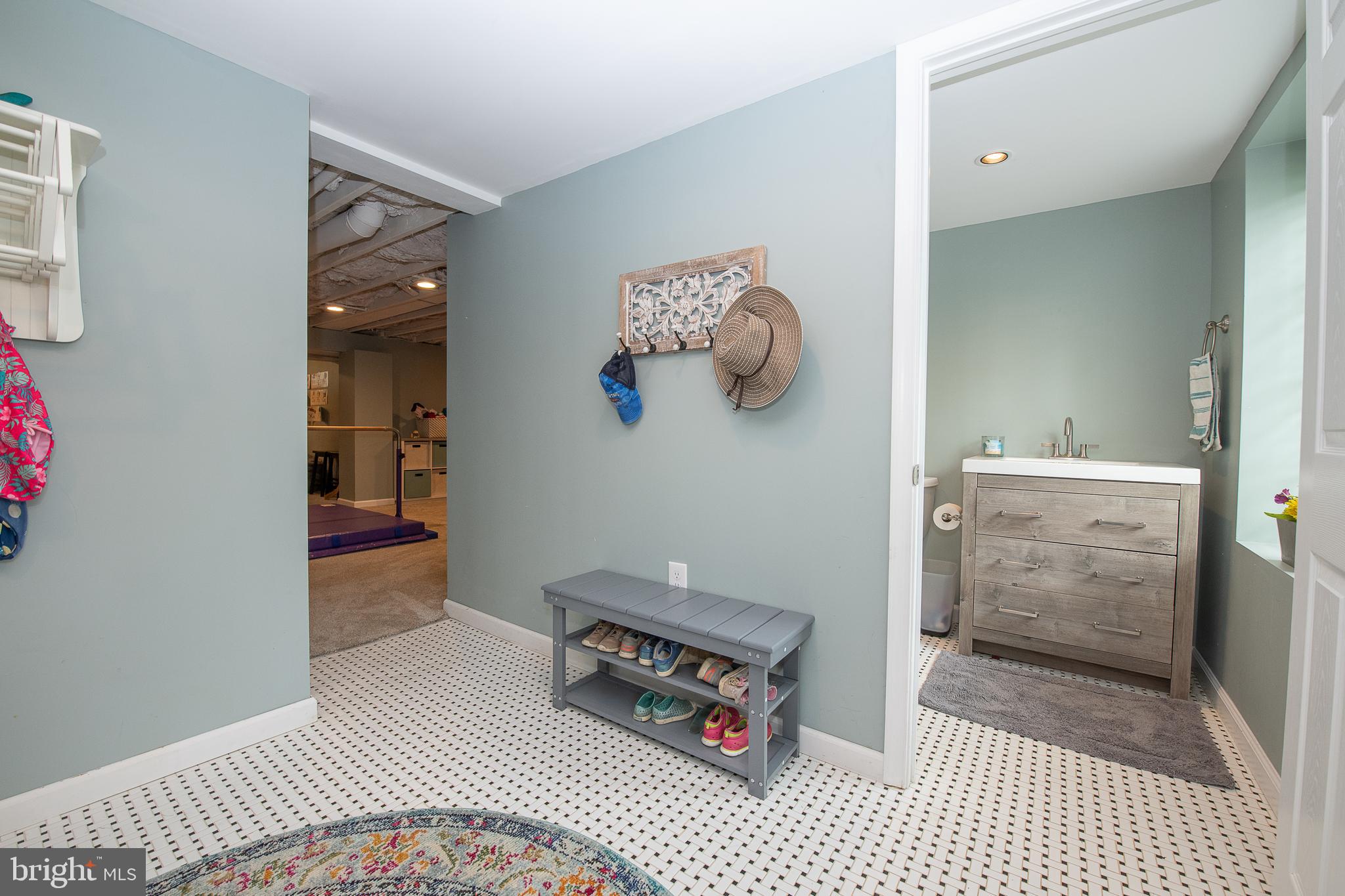 COUNTRYVIEW - Residential