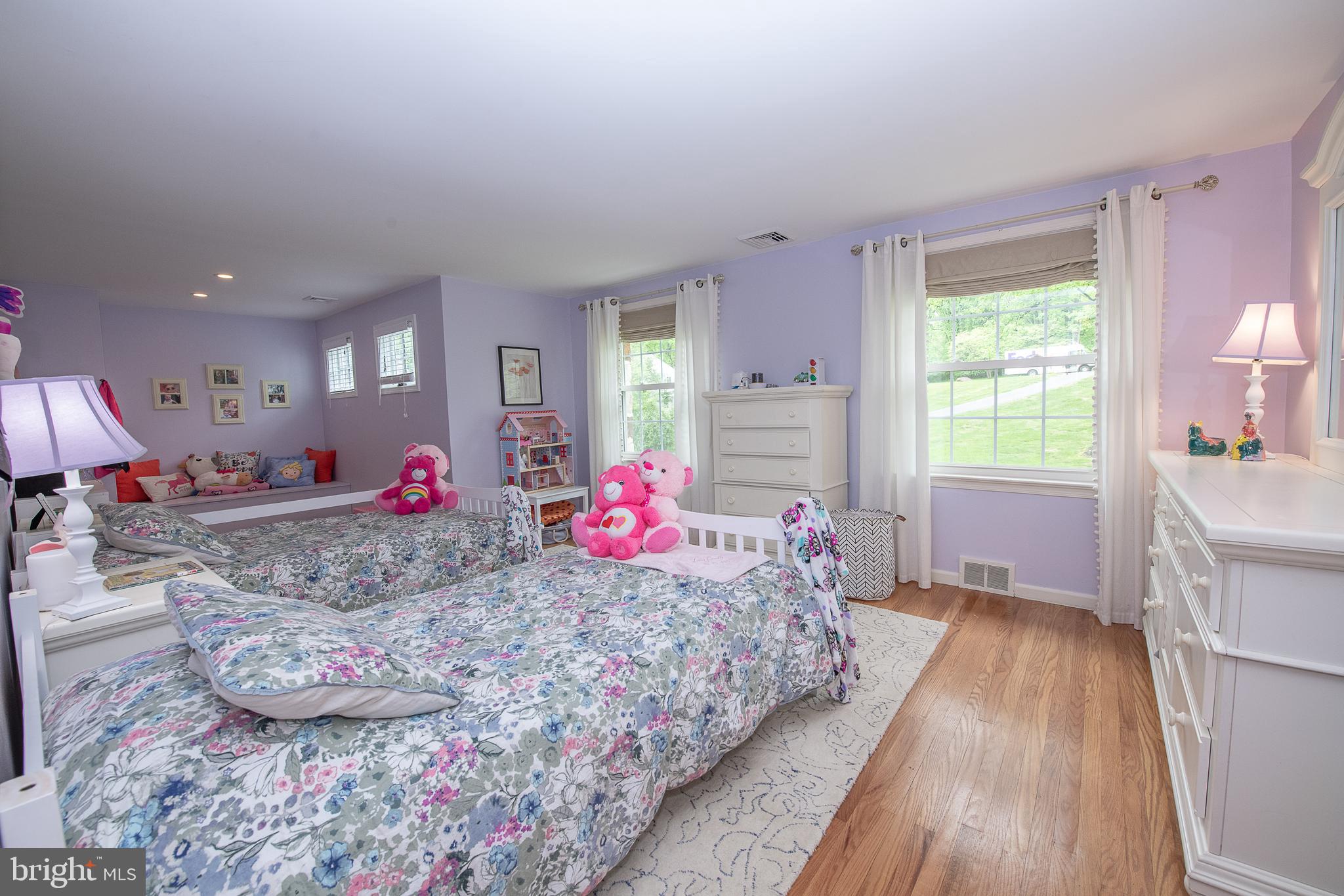 COUNTRYVIEW - Residential