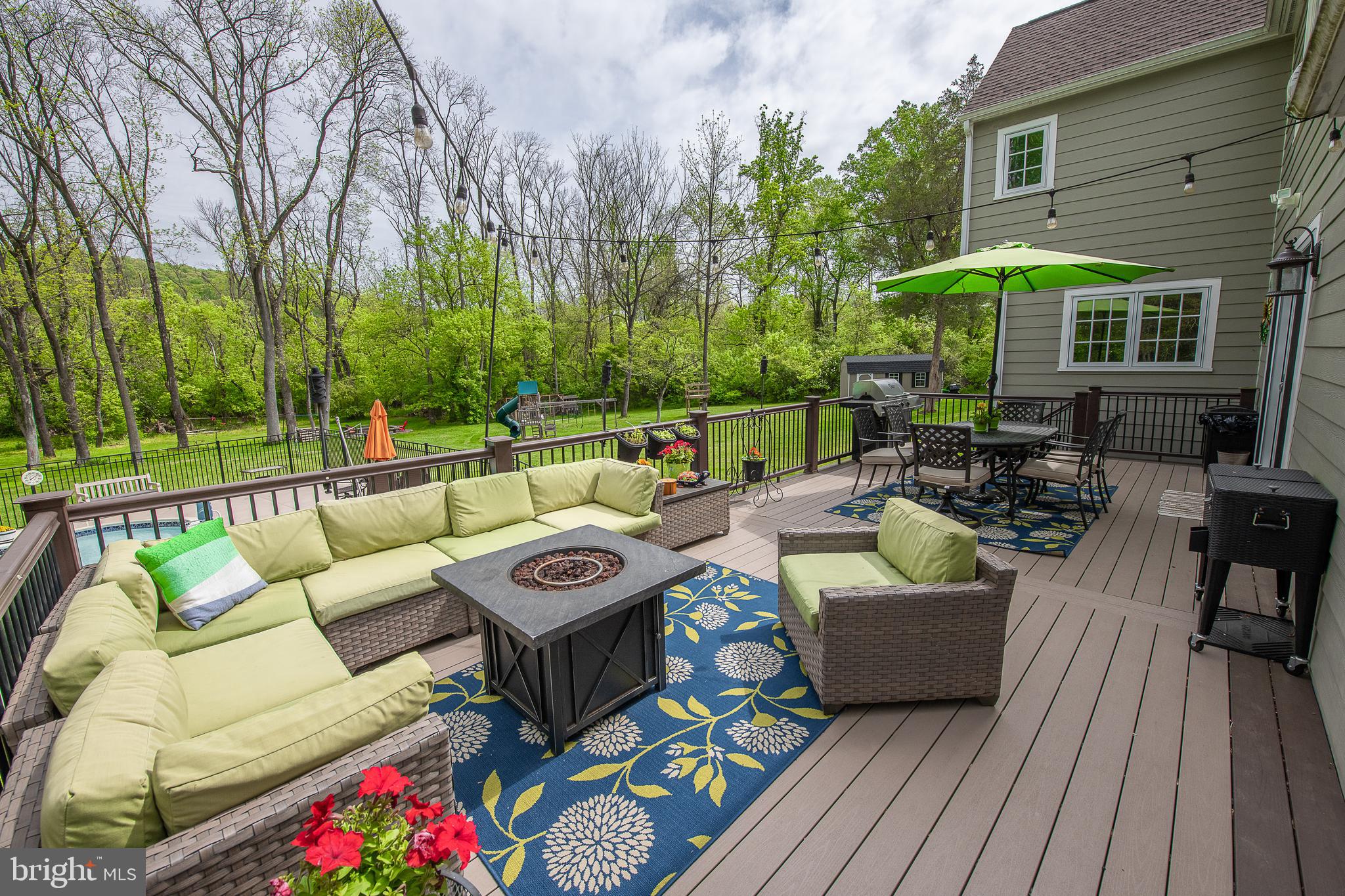 COUNTRYVIEW - Residential