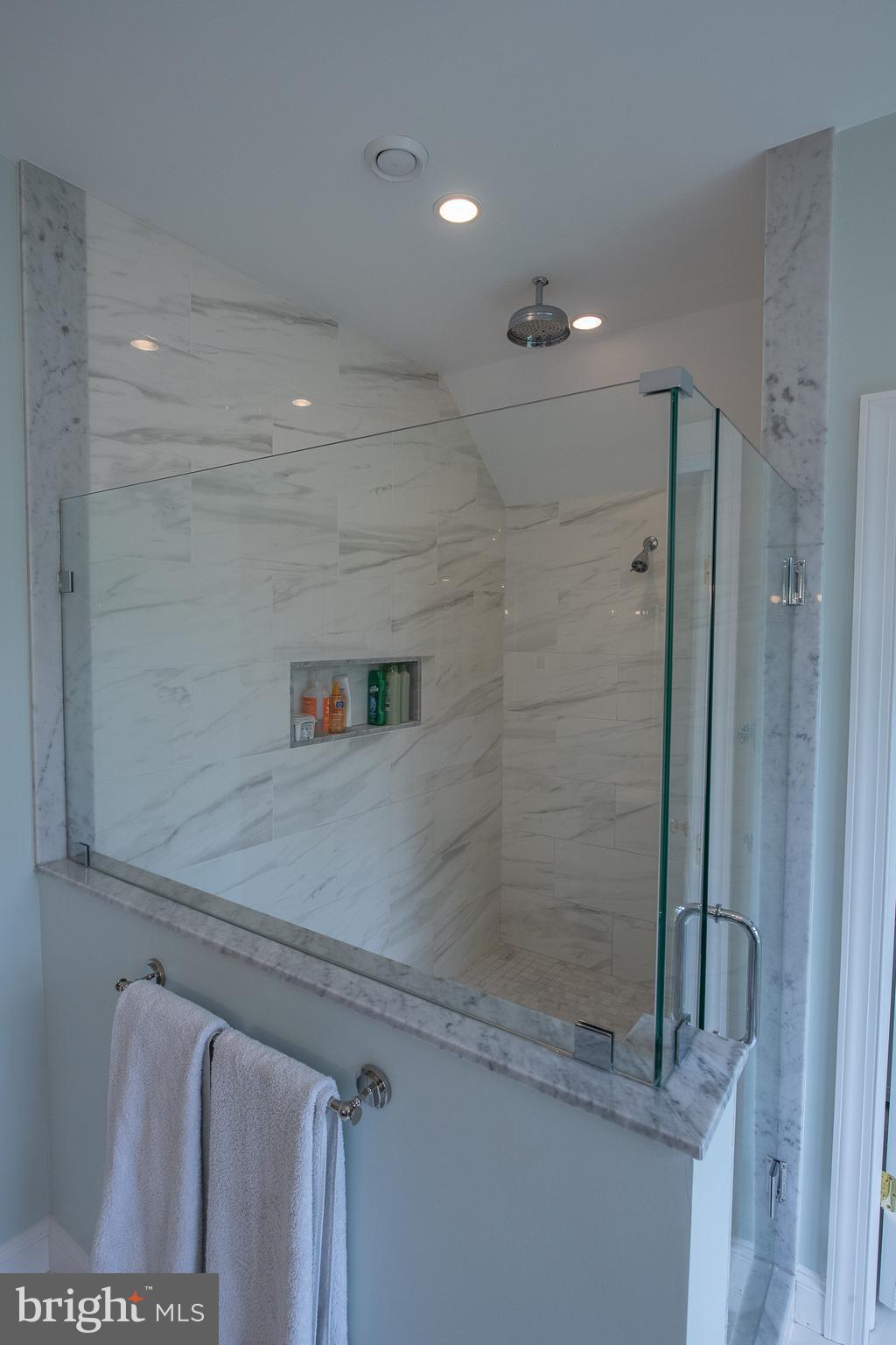 COUNTRYVIEW - Residential