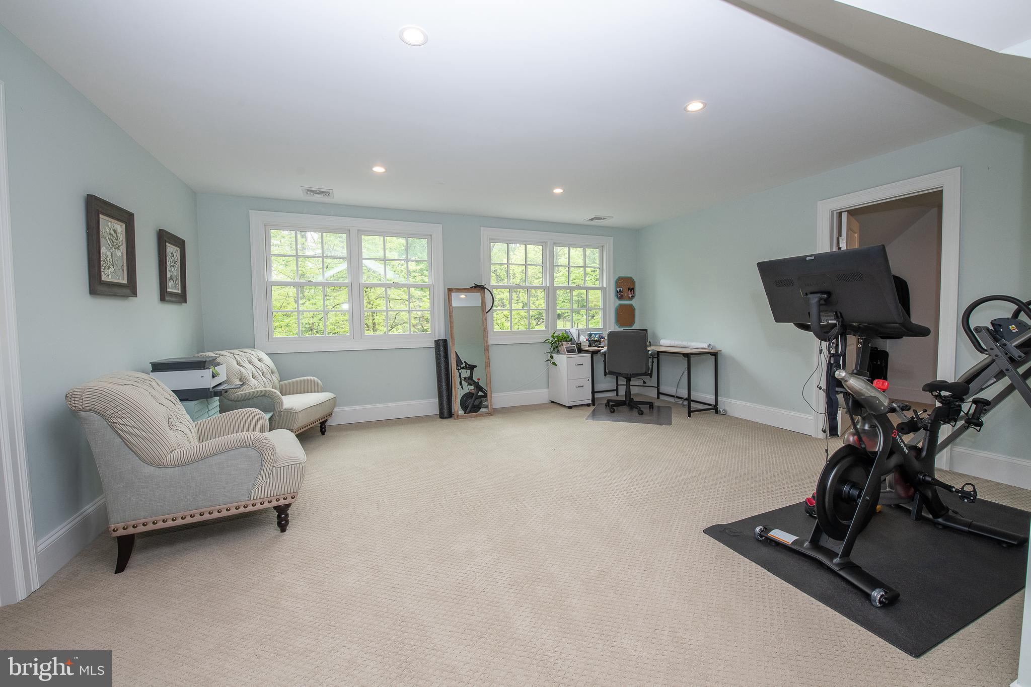 COUNTRYVIEW - Residential