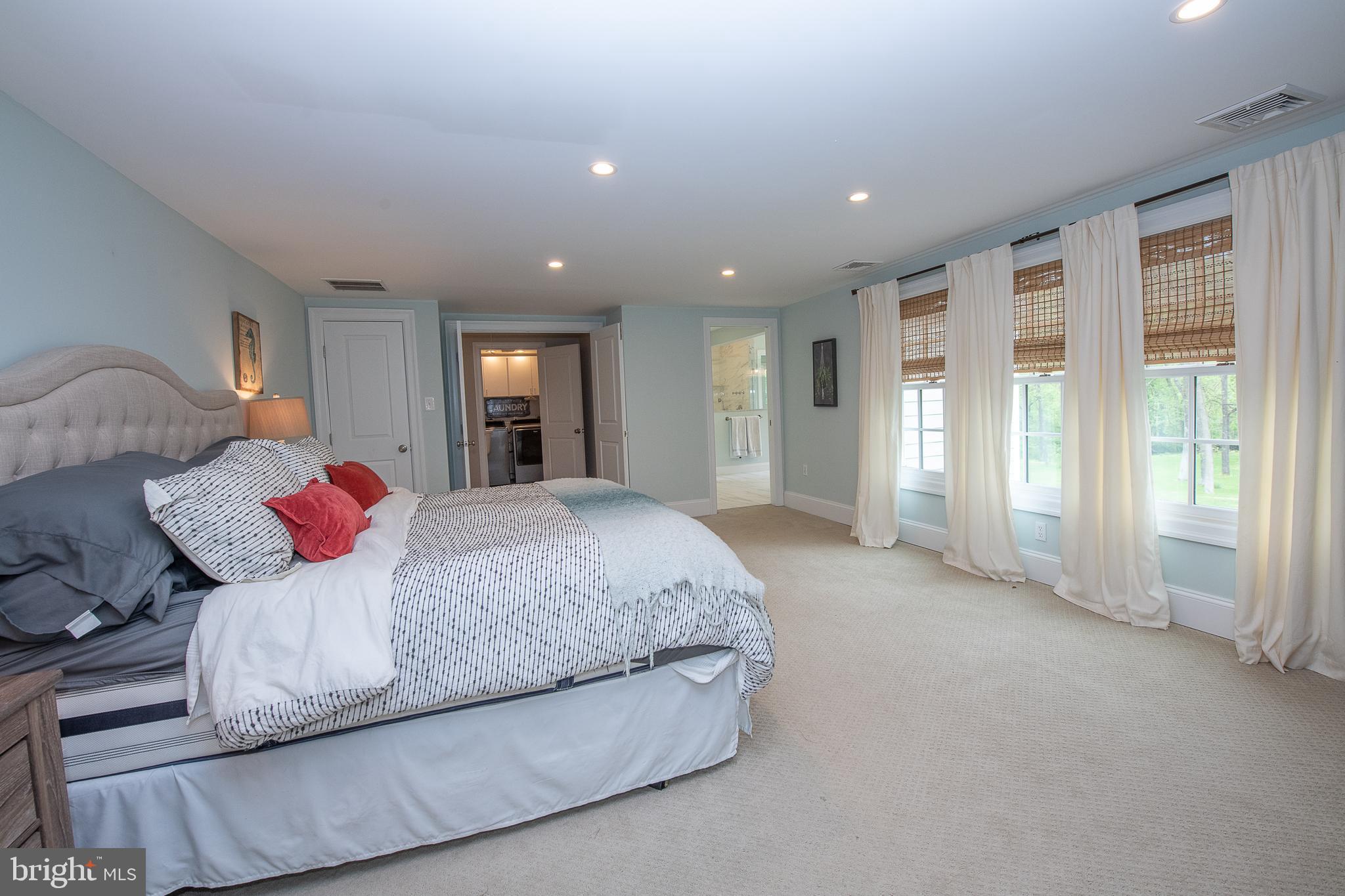 COUNTRYVIEW - Residential