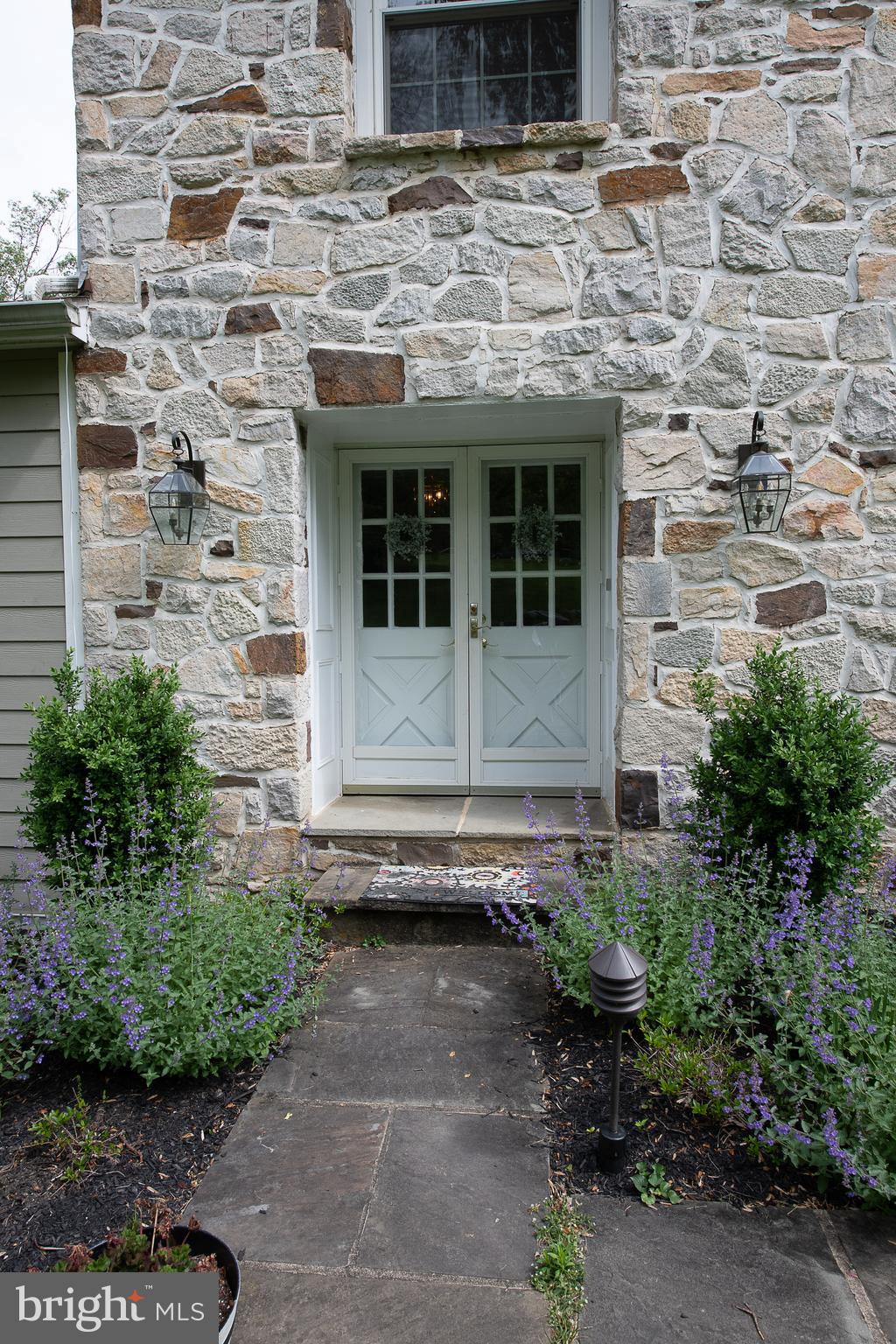 COUNTRYVIEW - Residential