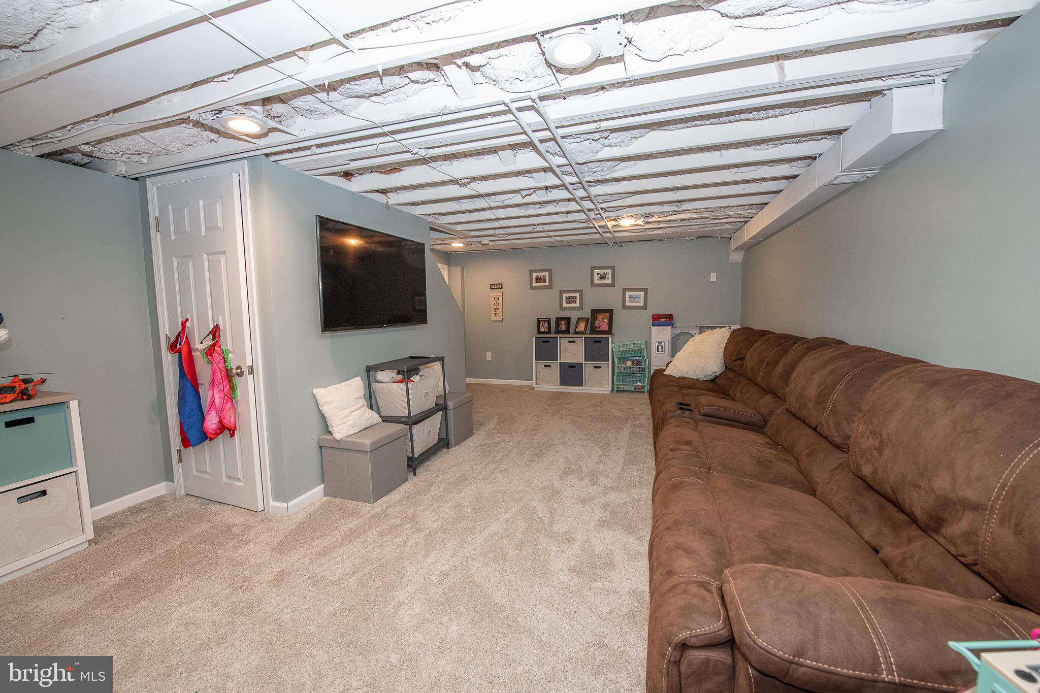 COUNTRYVIEW - Residential