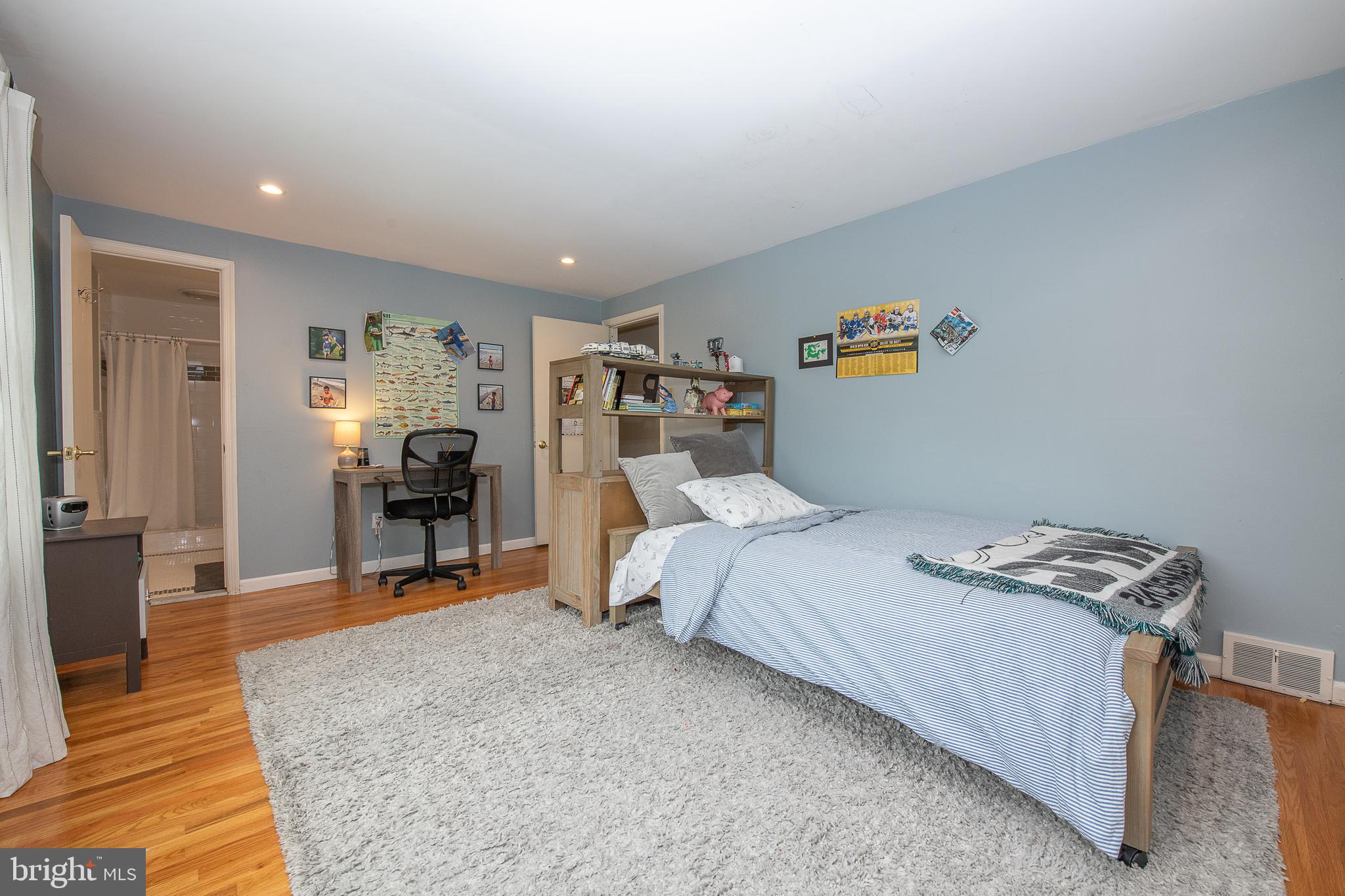 COUNTRYVIEW - Residential