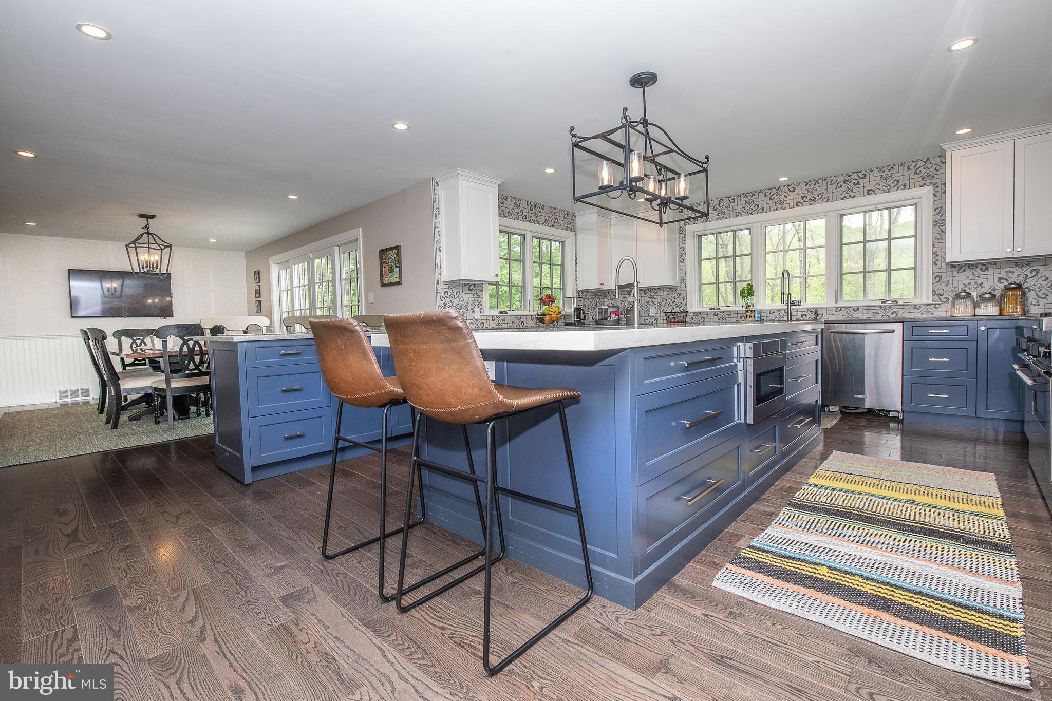 COUNTRYVIEW - Residential