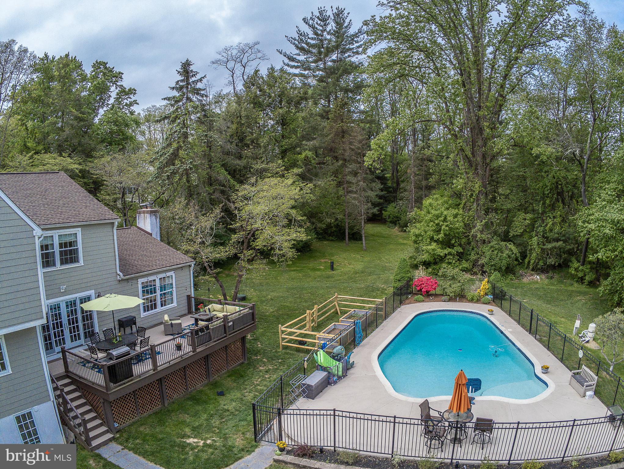 COUNTRYVIEW - Residential